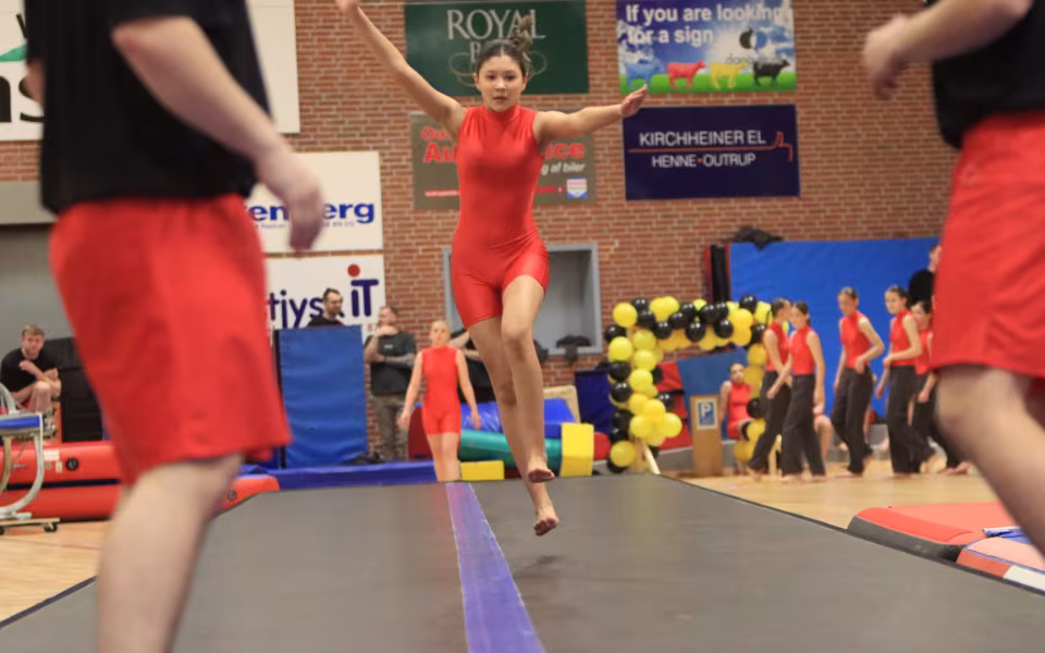 Forårsopvisning styrker integration i Outrup