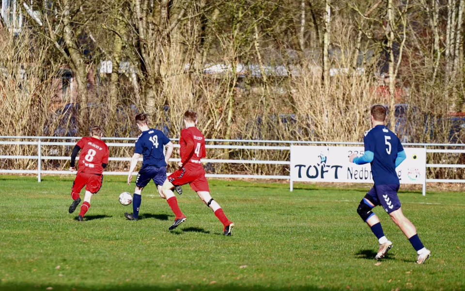 Fodbold Serie 3 herre Ølgod vandt hjemme 4-3 over HTS - Se billeder fra kampen.