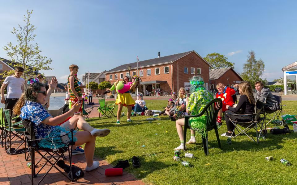 Elever fra Ansager skole fejrer sidste skoledag på Torvet