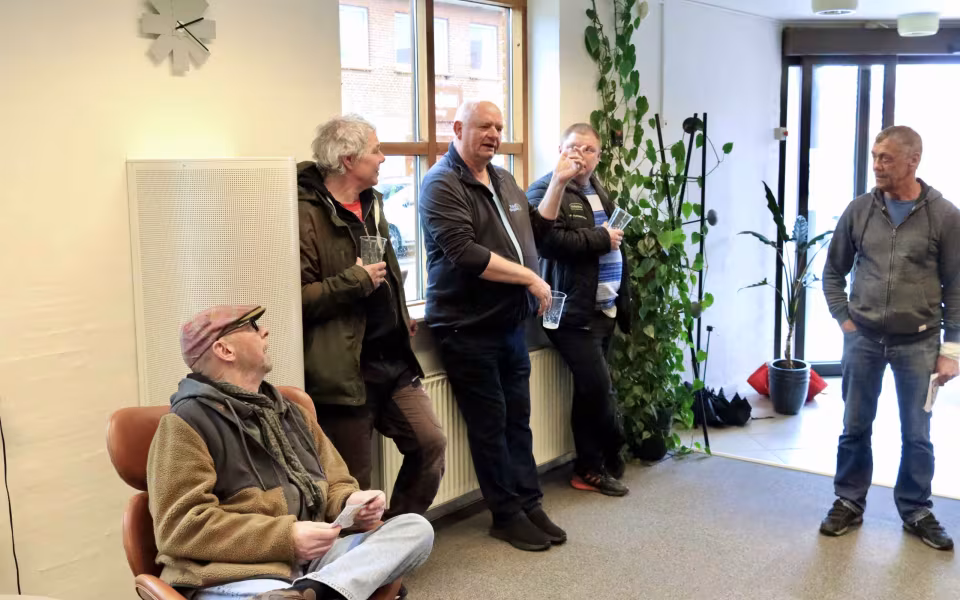Frello-gruppen afslører Blå Kugle kunstværk
