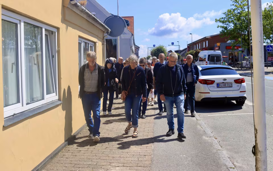 Seniorfest med rundtur og hyldestindslag