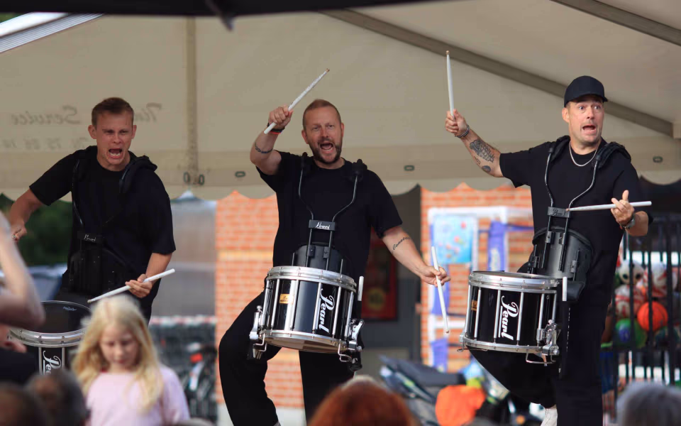 Sommeraften med rytmer i byen