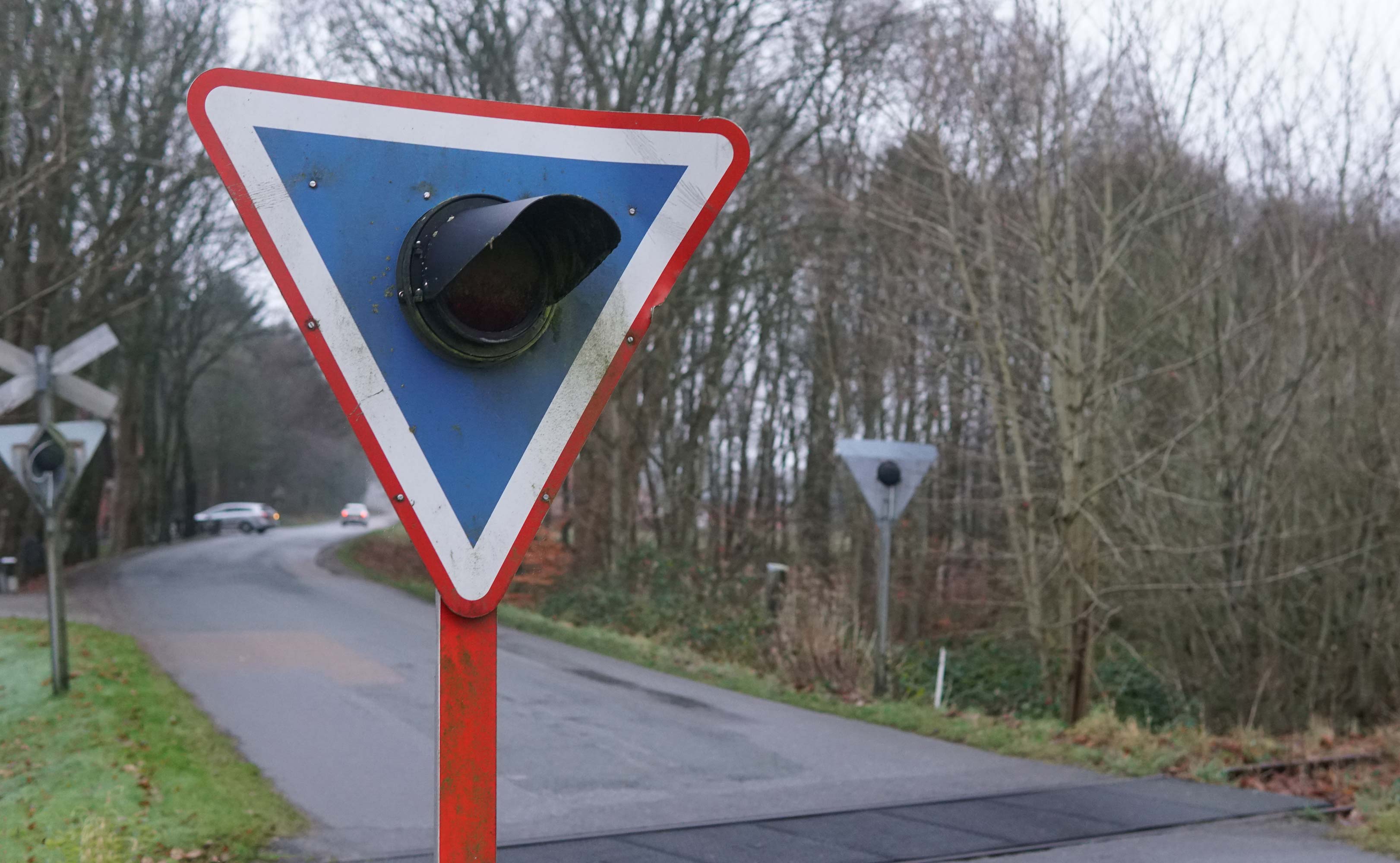 Bramming-Grindstedbanen i december 2021 ved Stenderup og Tofterup. Banen bærer præg af, at der ikke er kørt tog på strækningen de sidste 10 år