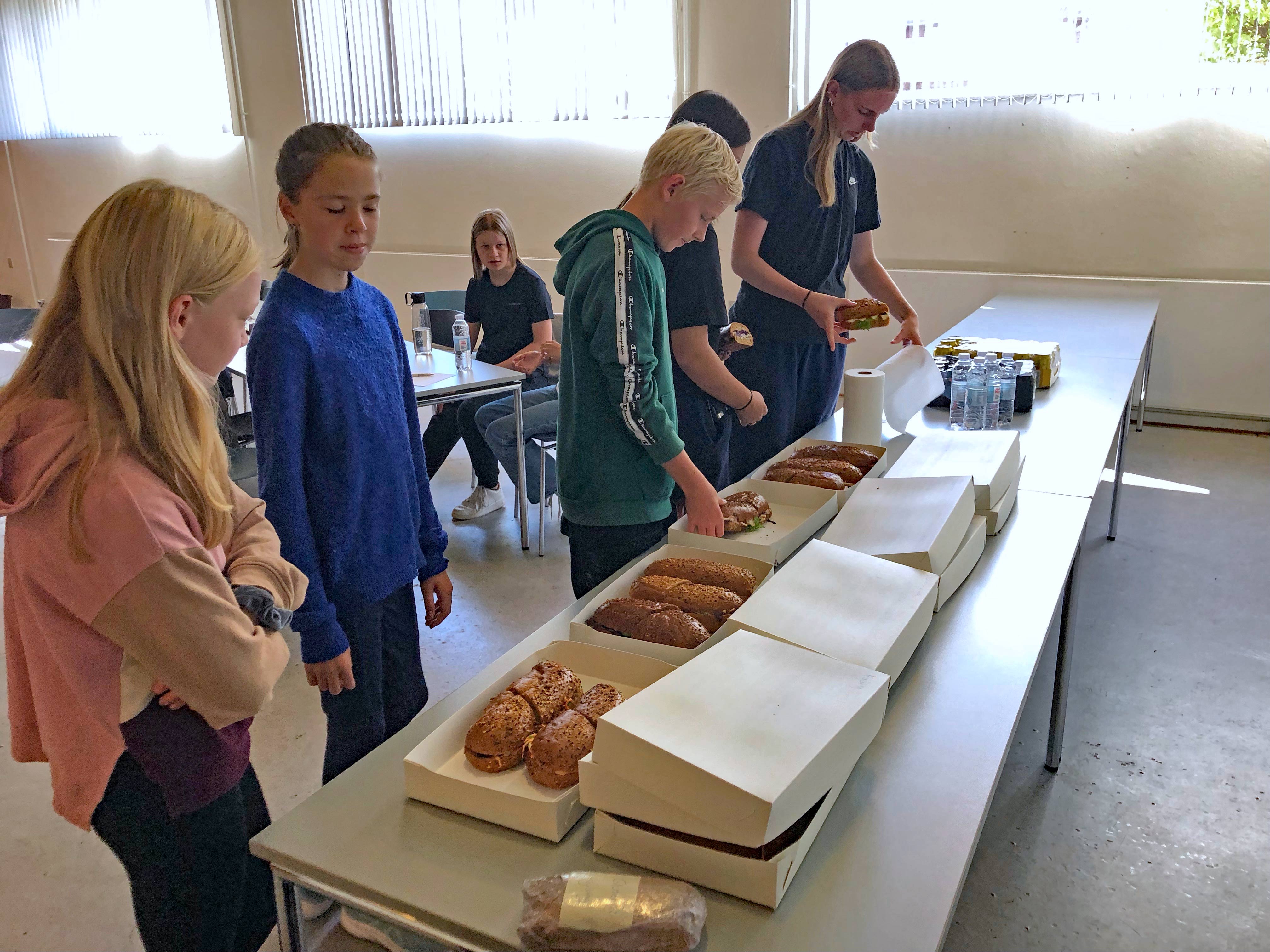 Ledere og trænere til den kommende gymnastiksæson var søndag på kursus på Ansager Skole