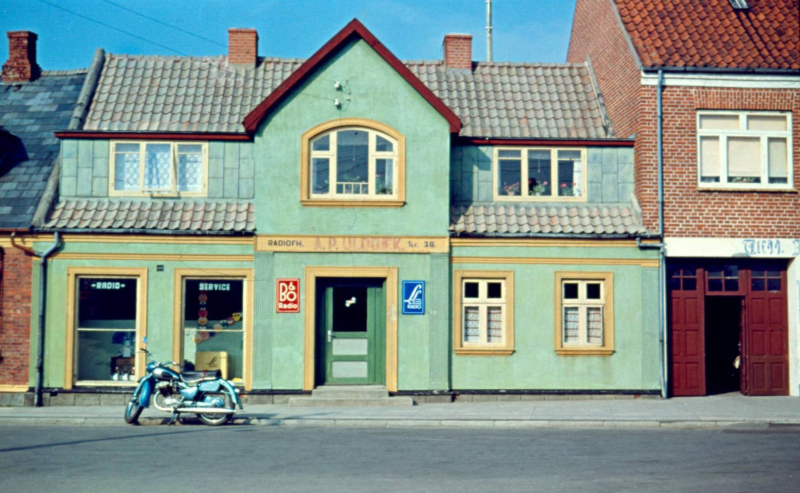 Antons radio- og tvbutik på Torvet i Ansager