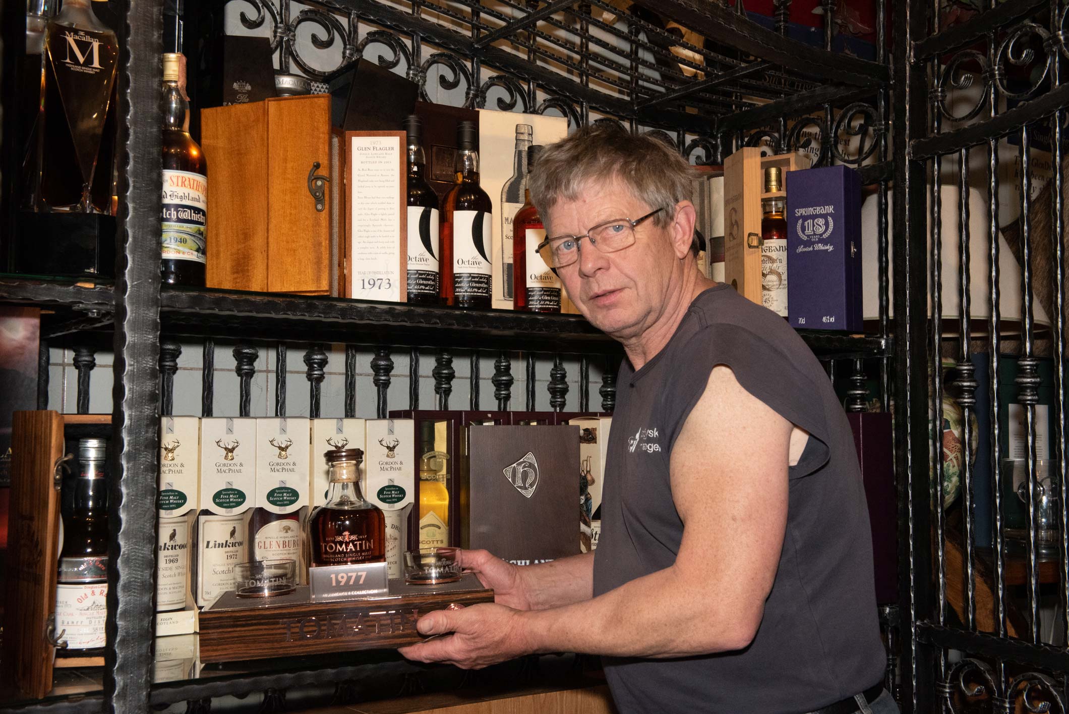 10-års whisky-jubilæum med maner