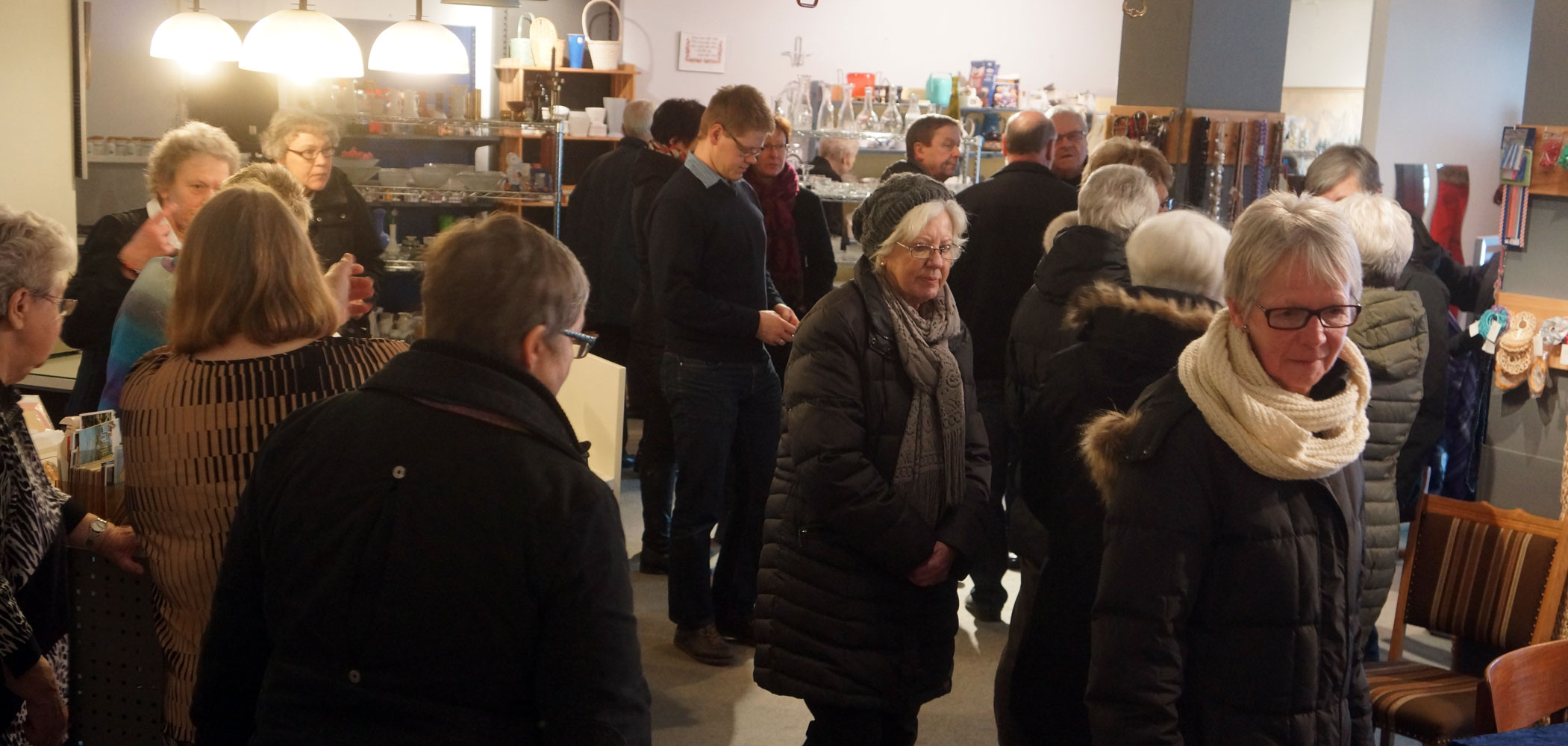 Ansager Genbrug åbning af den nye butik.