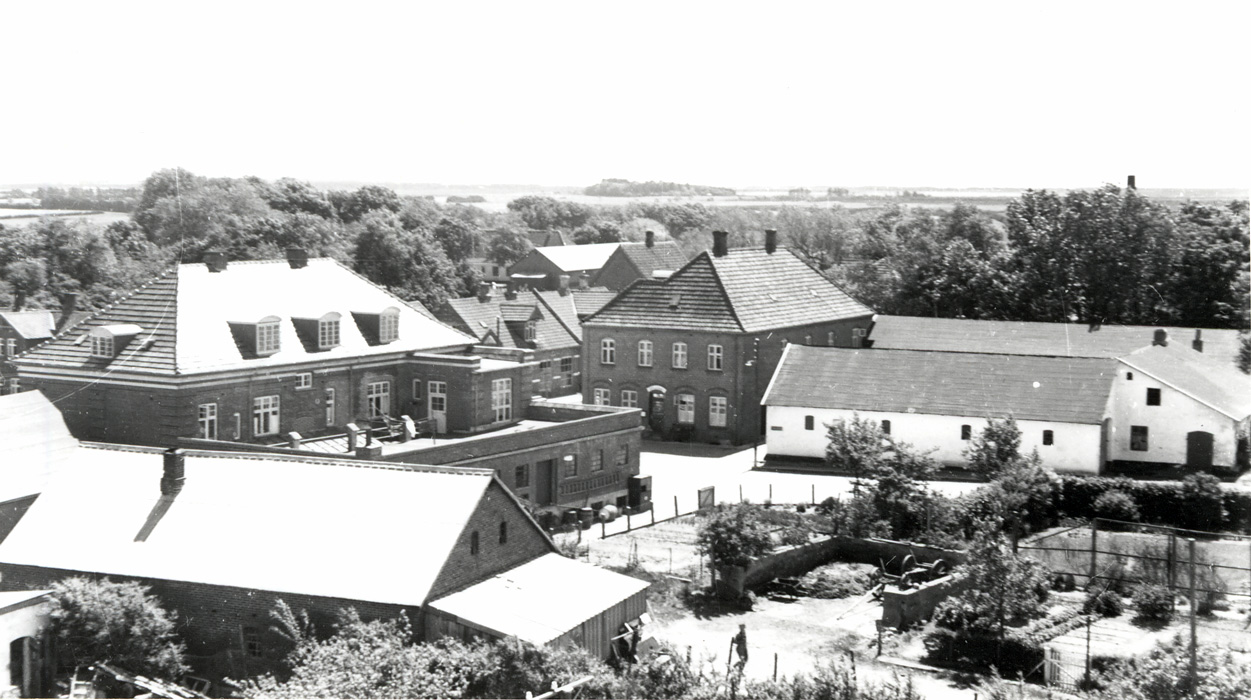 Købmandsgård, hotel og smed