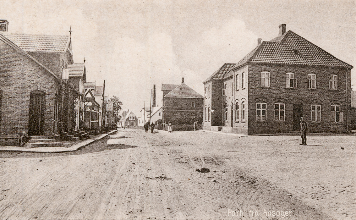 Købmandsgård, hotel og smed
