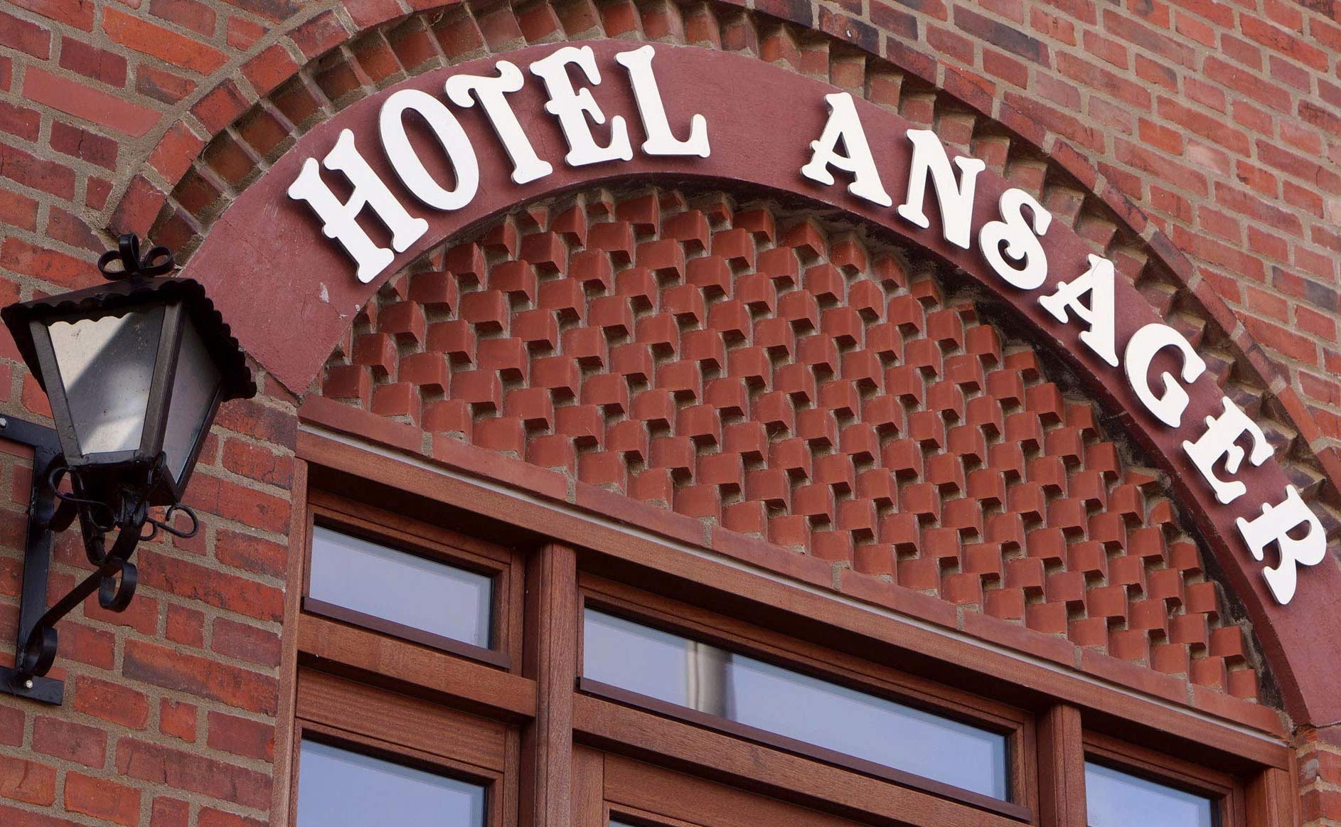 Blev Ansager Hotel solgt til højeste bud?