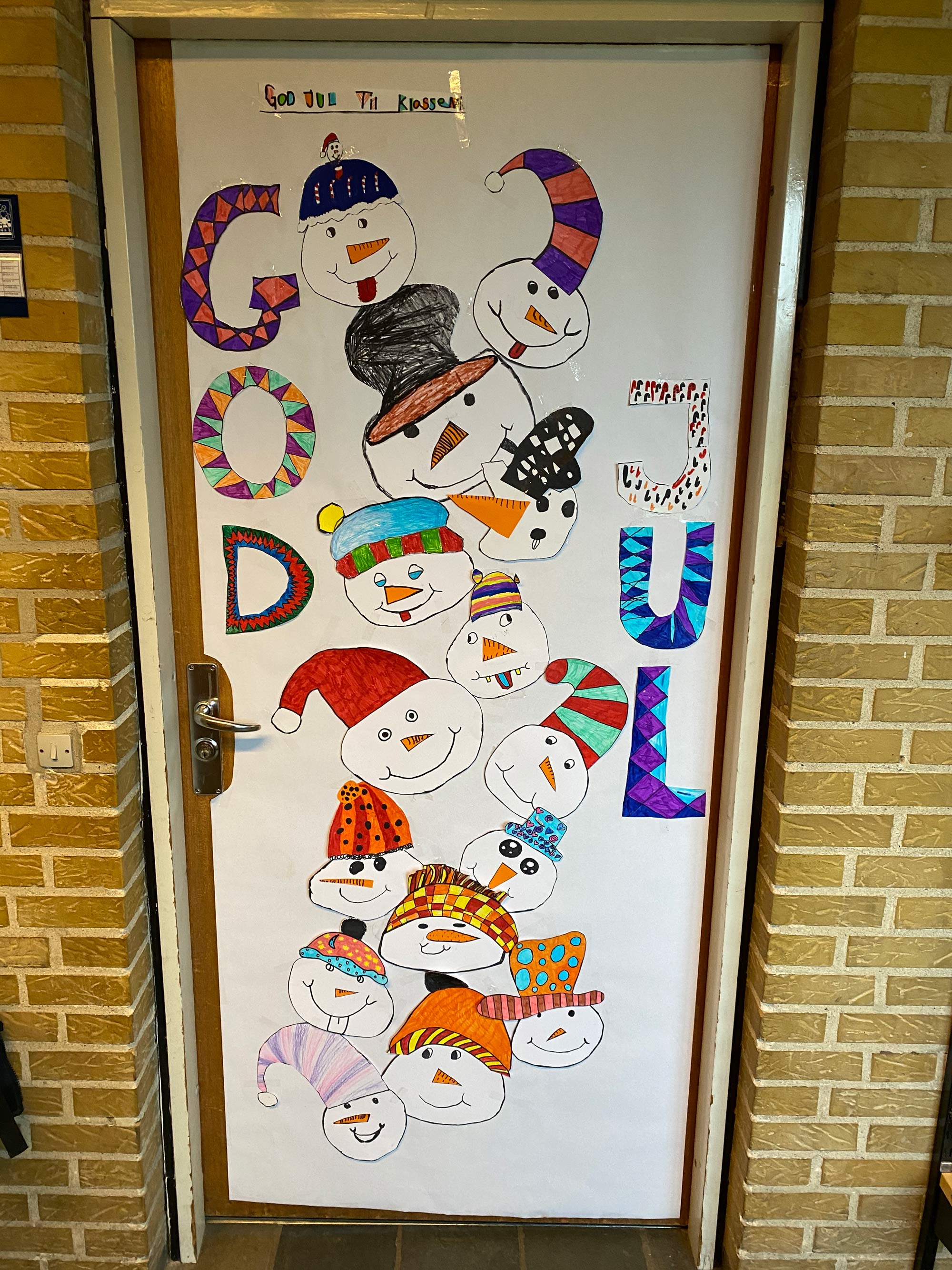 December er normalt forbundet med et væld af traditioner, hvor vi samles og glædes til julen. Sådan er det også i år på Ansager Skole.