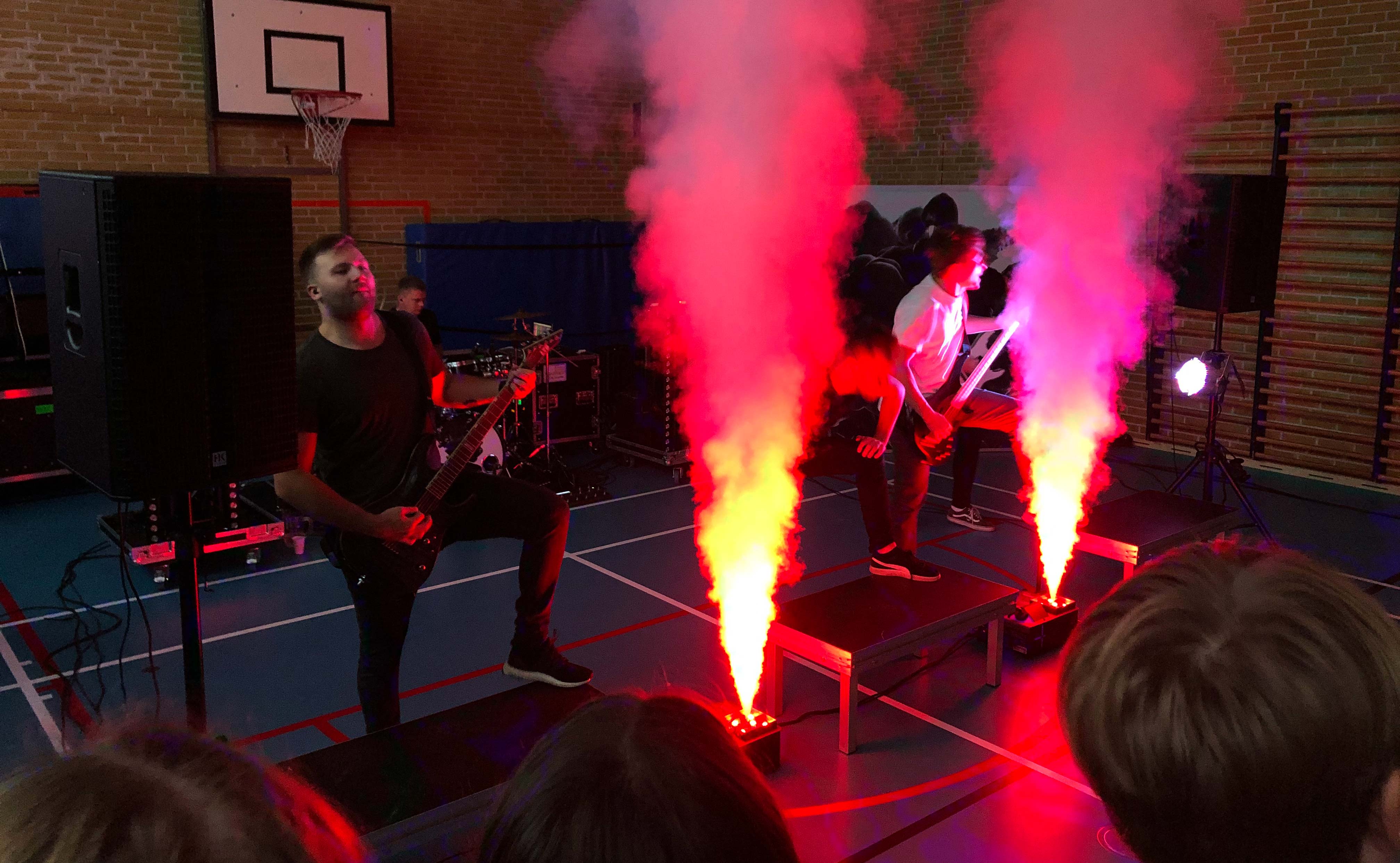 Koncert på Ansager skole: Aphyxion, et dansk dødsmetalband dannet i 2007 i Ribe med unge musikere på 12, 13 og 14 år. Siden har bandet turneret rundt i Danmark og Europa.
