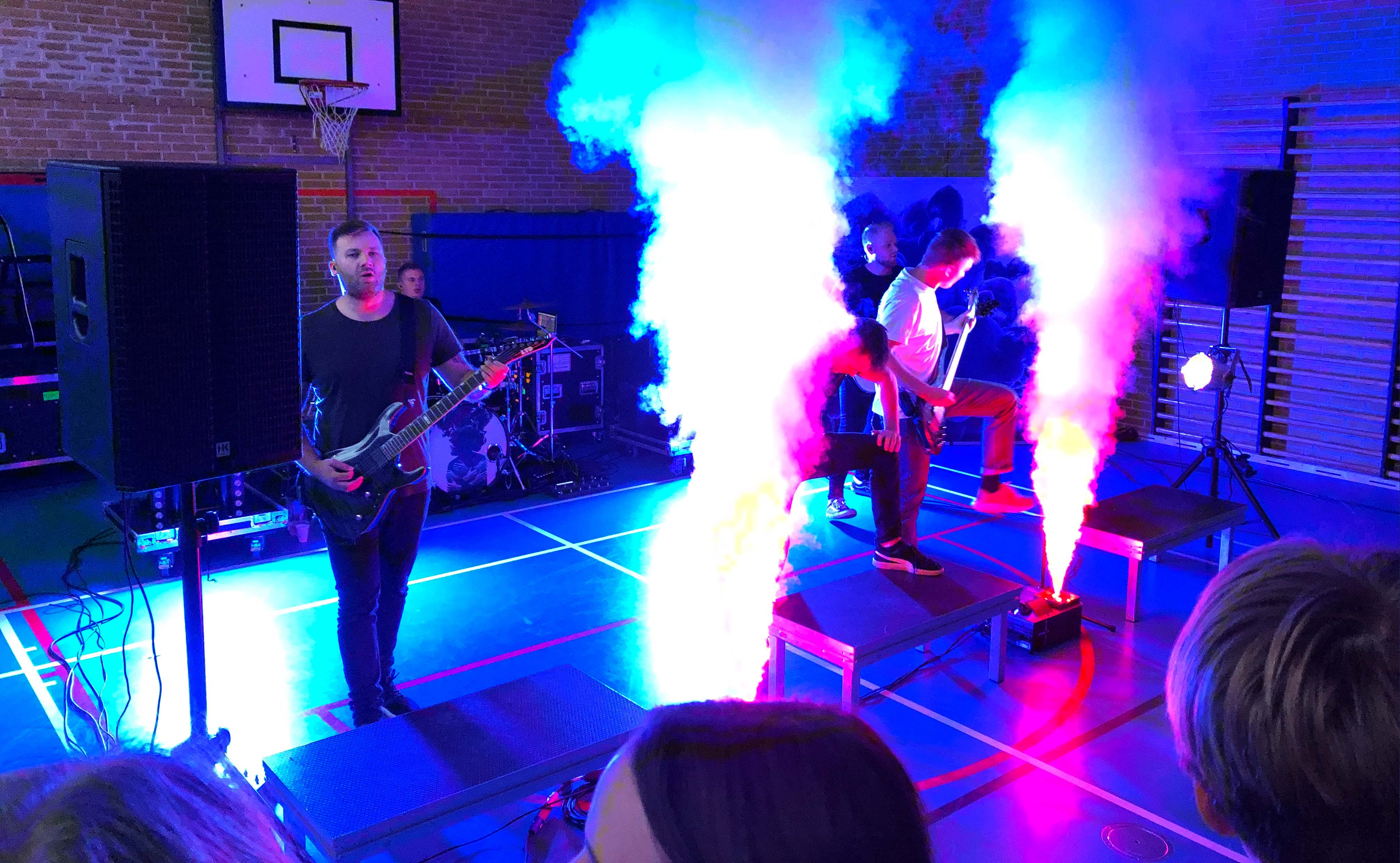 Koncert på Ansager skole: Aphyxion, et dansk dødsmetalband dannet i 2007 i Ribe med unge musikere på 12, 13 og 14 år. Siden har bandet turneret rundt i Danmark og Europa.