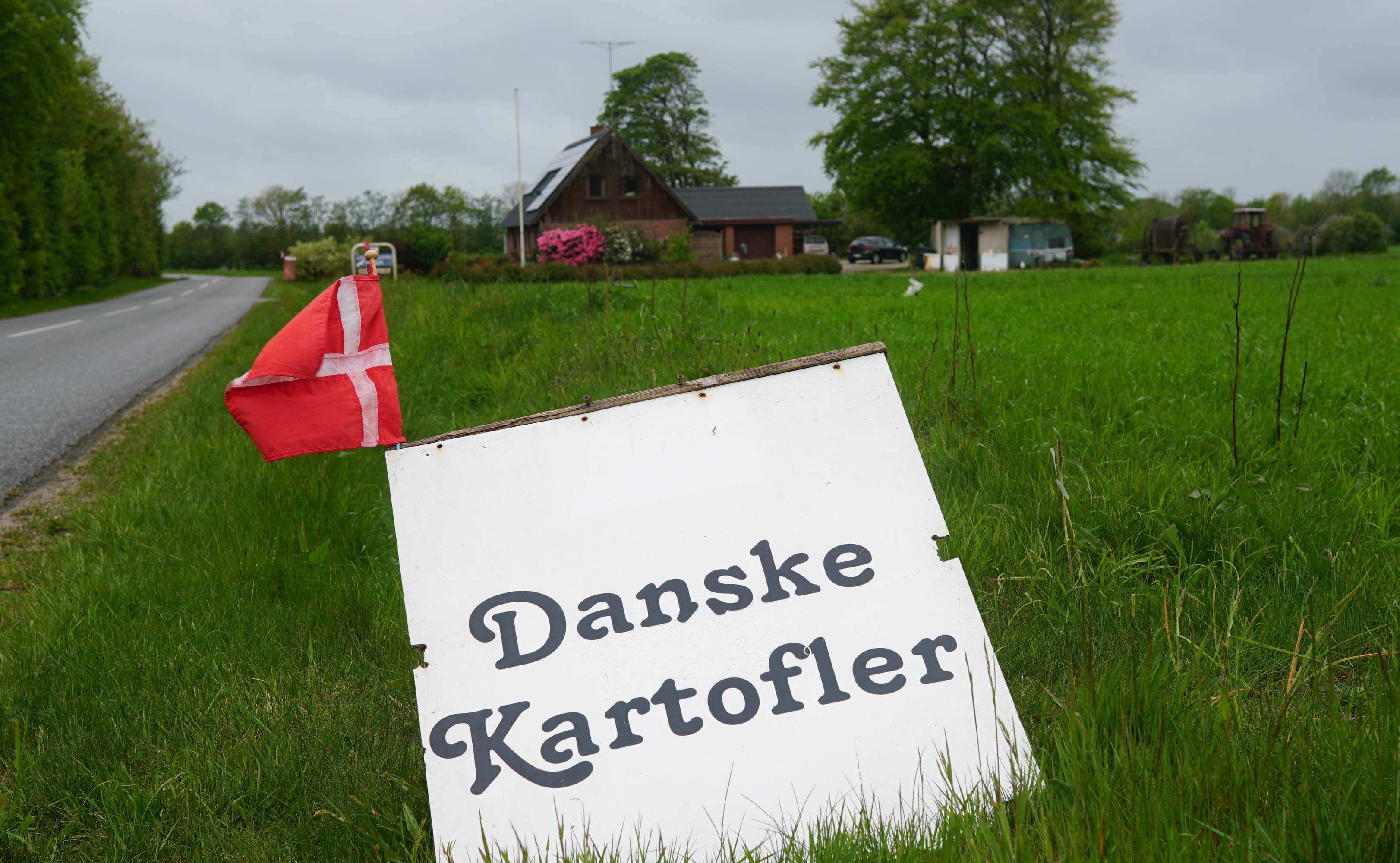 Nye Kartofler sælges fra boden på Grødevej 8 i Ansager