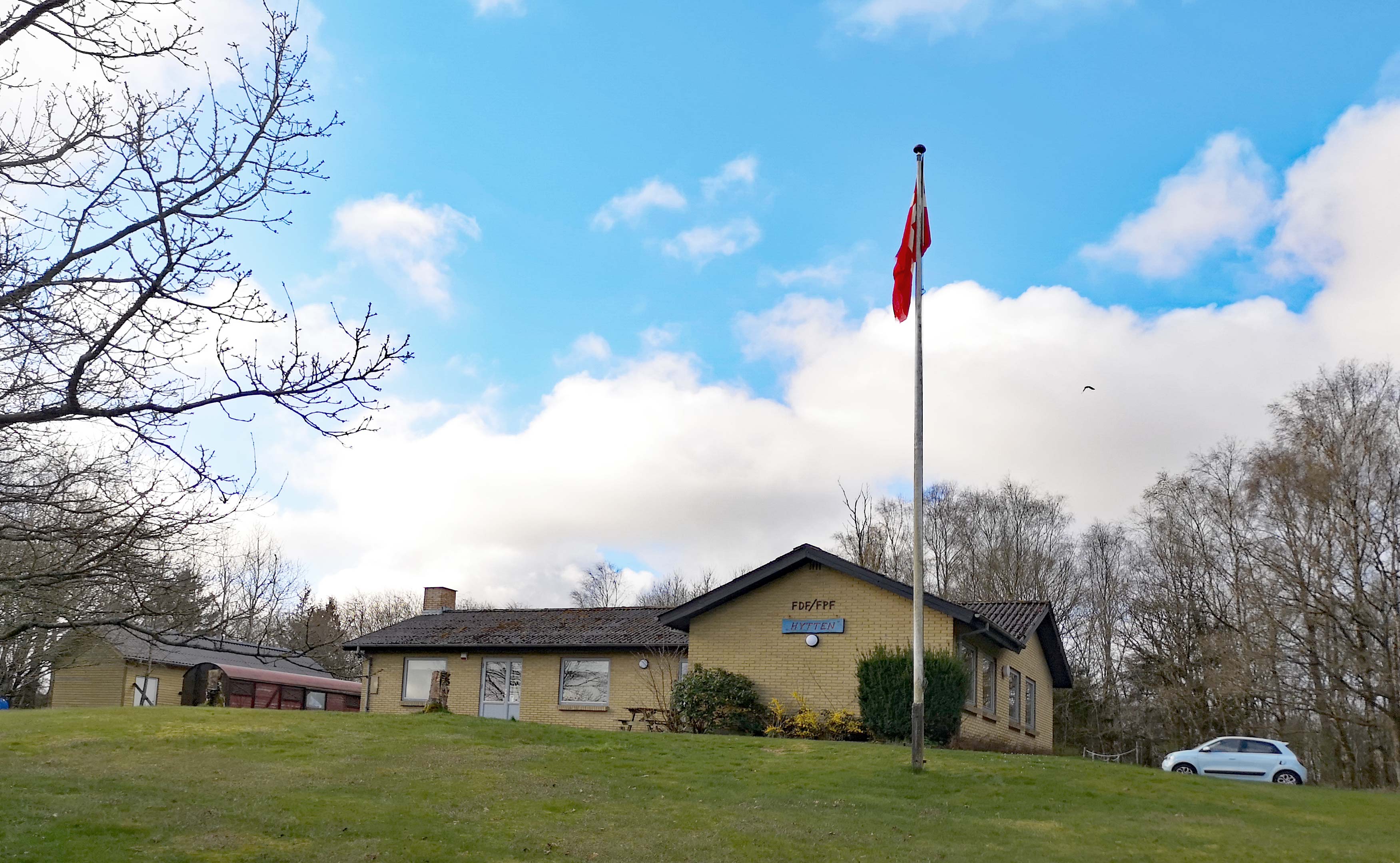 Vi flager for vores ambassadør i FDF, Dronningen