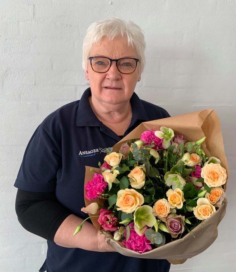 Karen Sølund Kristensen fejrer 25 års jubilæum som bogholder på Ansager Hestehospital