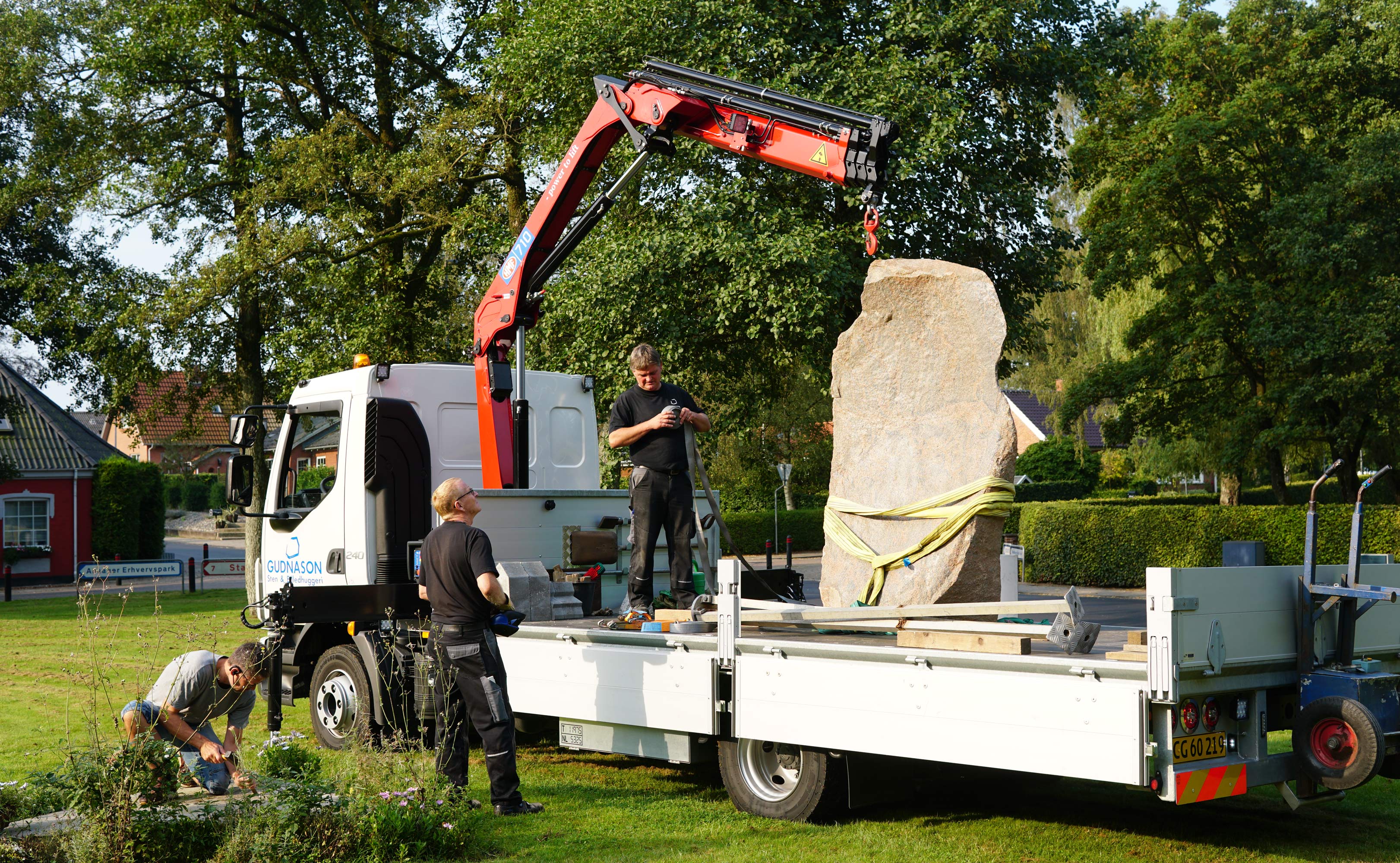 Stenskulptur til Hans Larsens Plads