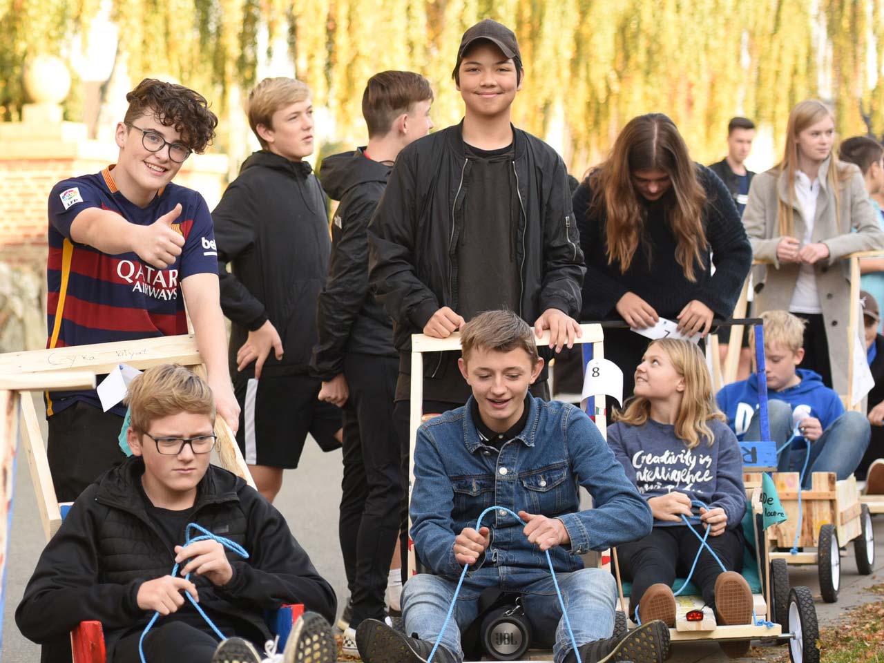 Sæbekasseparade ved plejehjemmet i Ansager