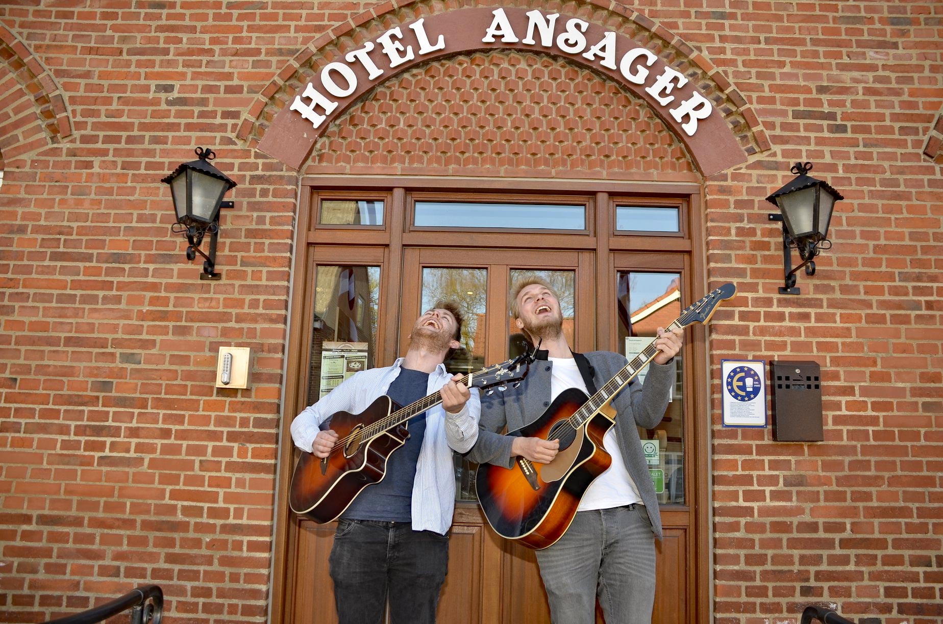 Gruppen af finske fans, har kastet deres kærlighed på Ansager Musik Hotel som de vil besøge for tredje gang på få dage.