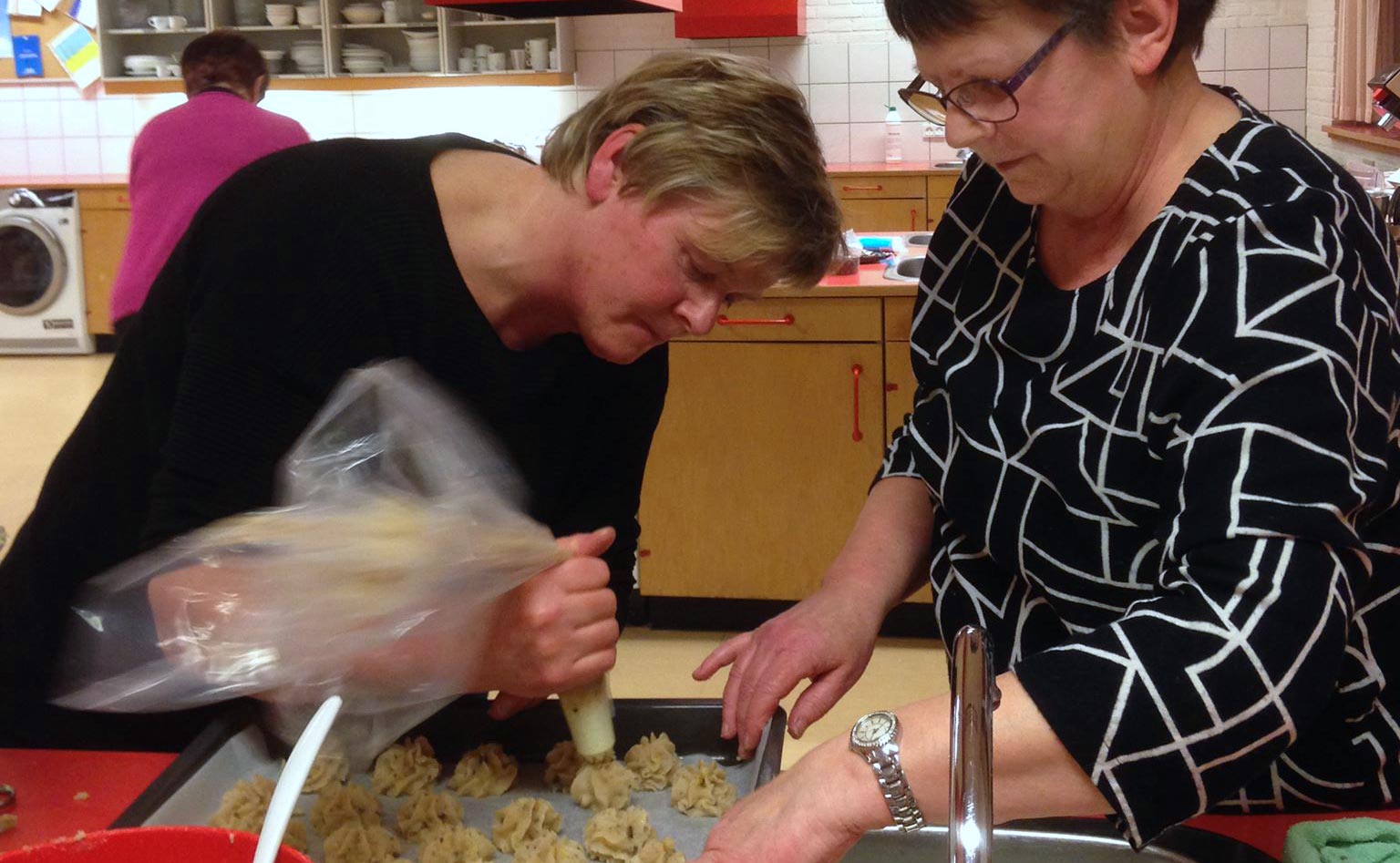 Kvaliteten af de hjemmebagte kransekager vurderes