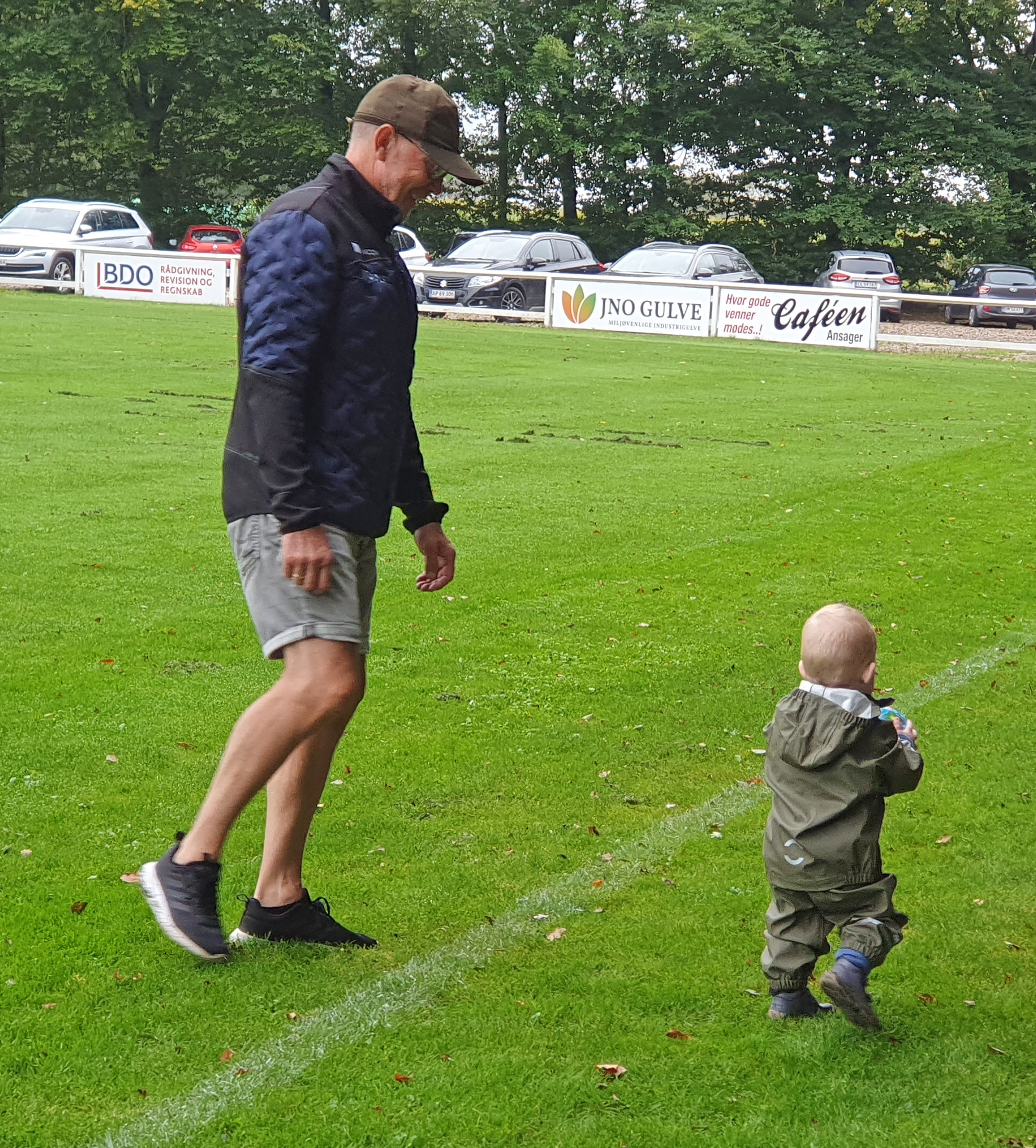 Bedsteforældredag i dagplejen på Ansager stadion
