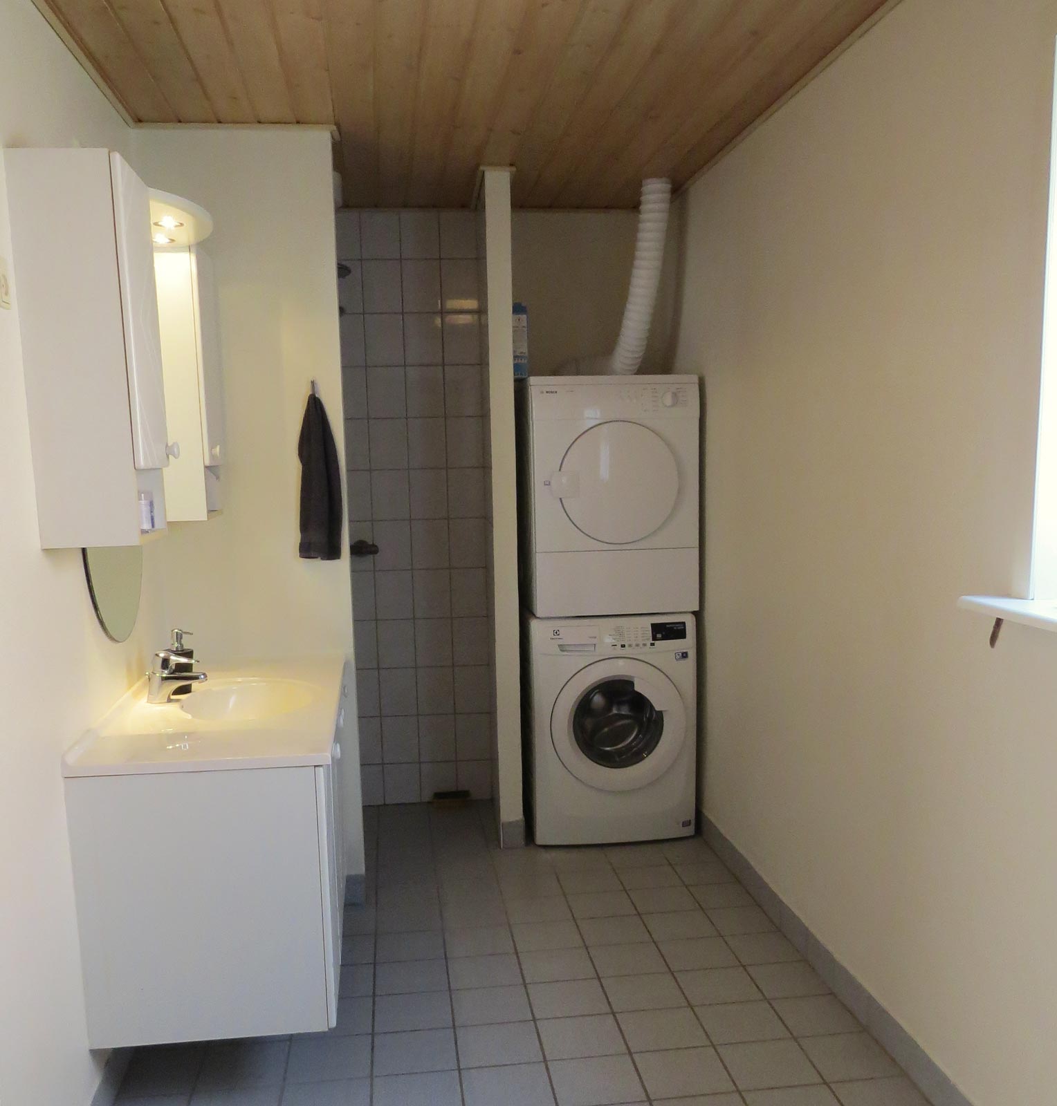 Lejlighed i stueplan udlejes midt i Ansager