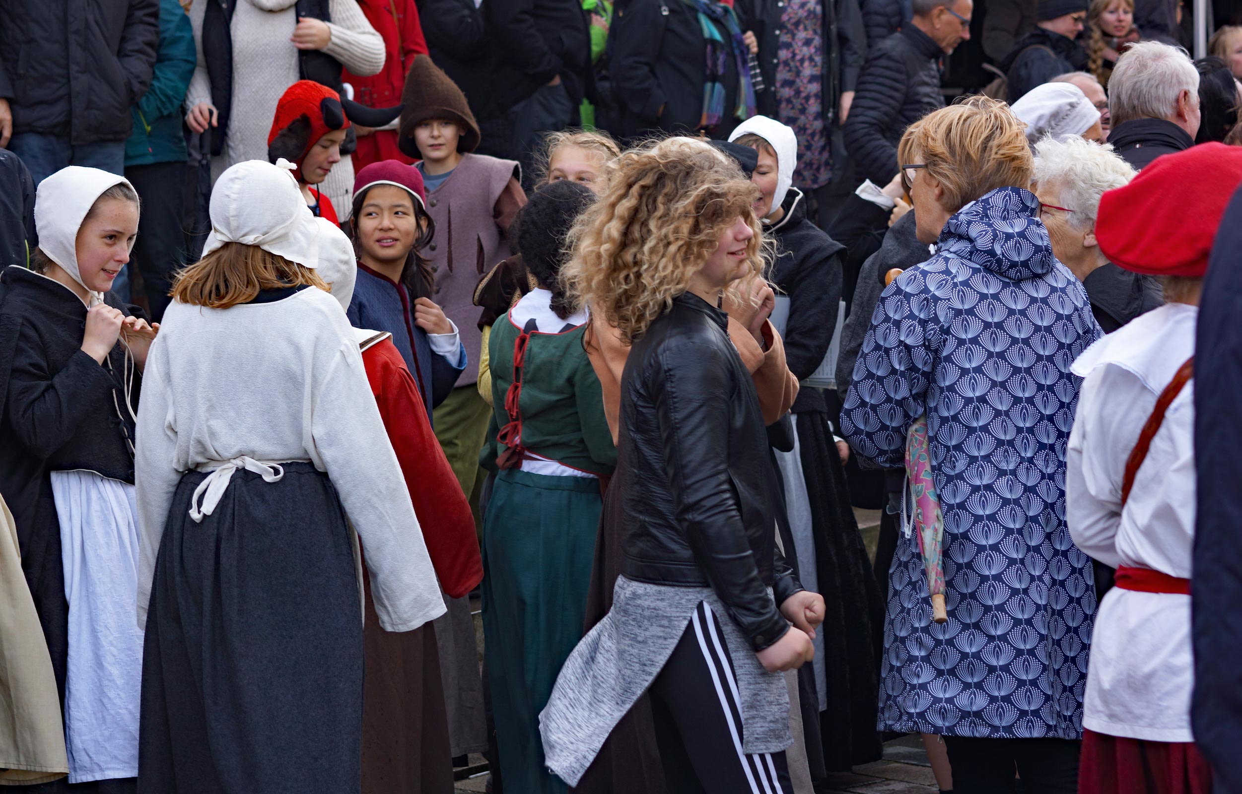 Indtryk fra førstedagen på folkemødet i Ribe i anledning af 500 året for revolutionen.