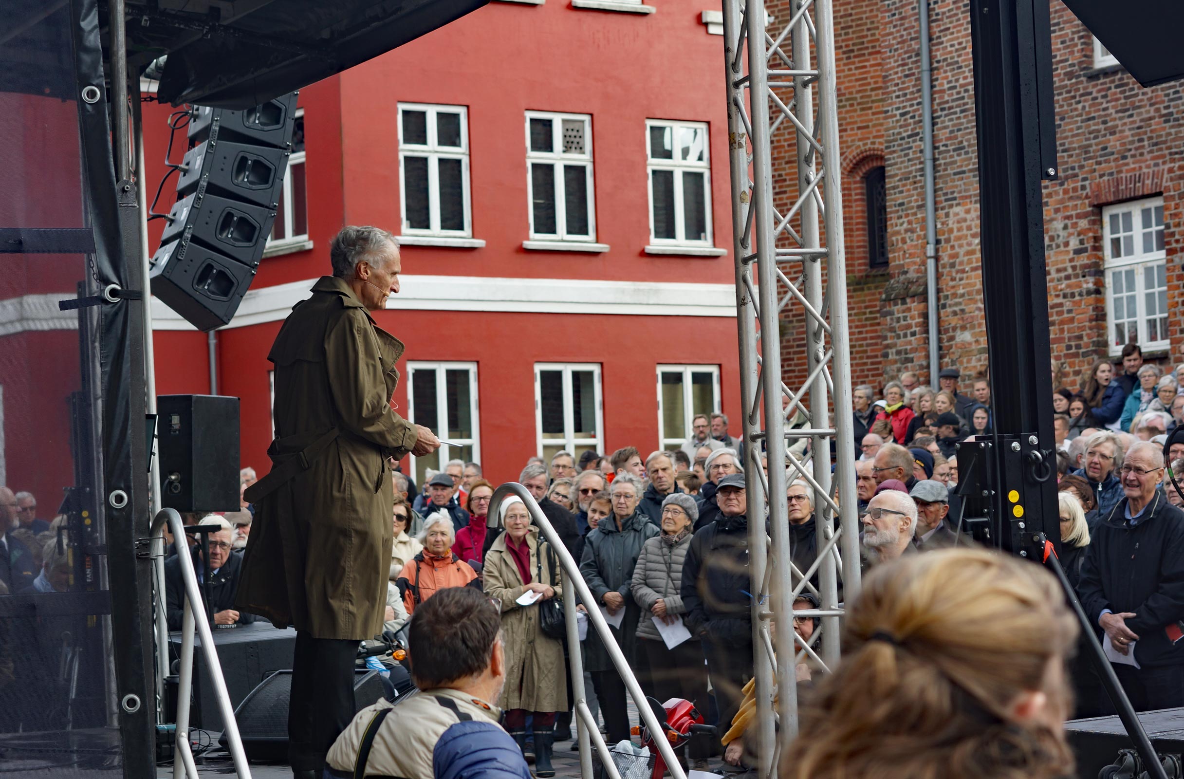 Indtryk fra førstedagen på folkemødet i Ribe i anledning af 500 året for revolutionen.