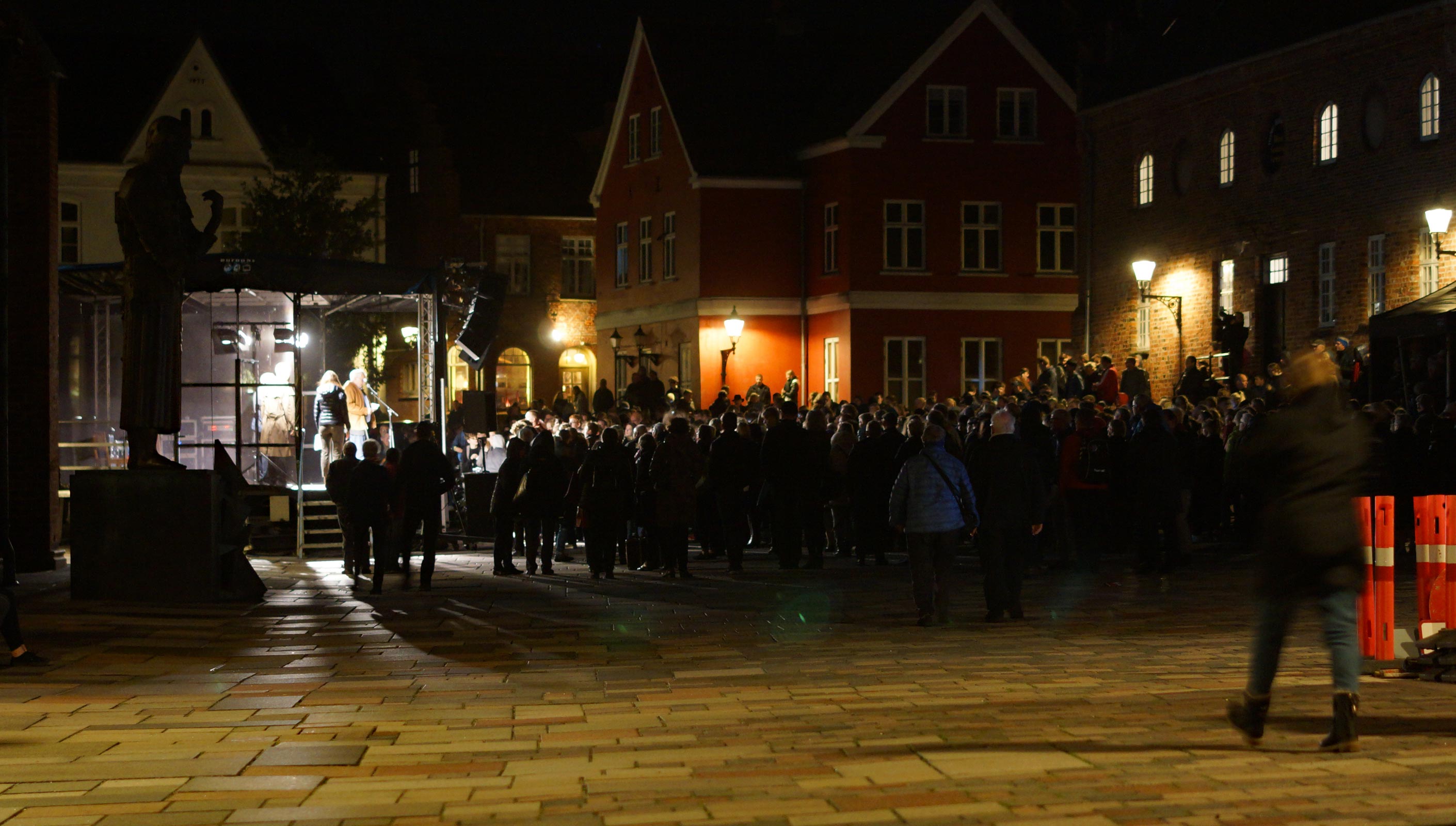 Indtryk fra førstedagen på folkemødet i Ribe i anledning af 500 året for revolutionen.