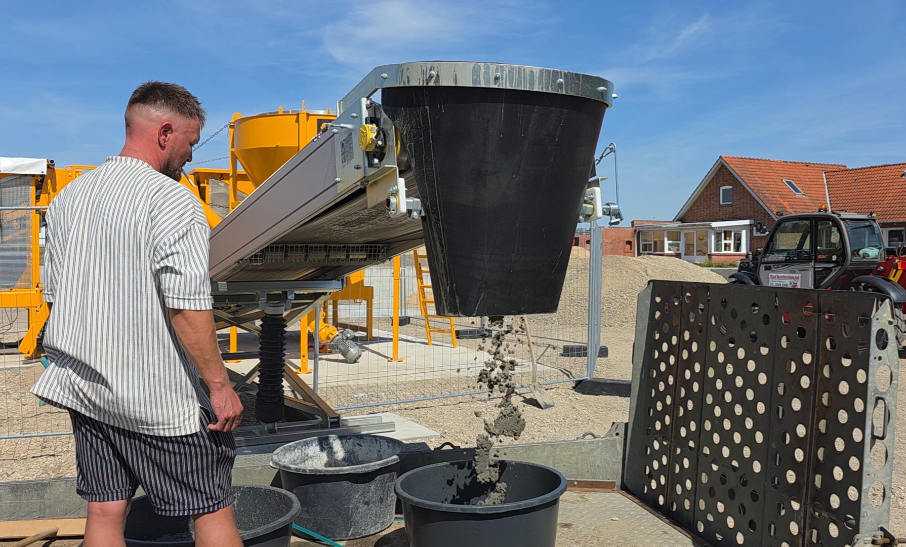 Åbent hus - nu åbner Toft Udlejning nye Fibo Collect drive‑in beton‑anlæg. .