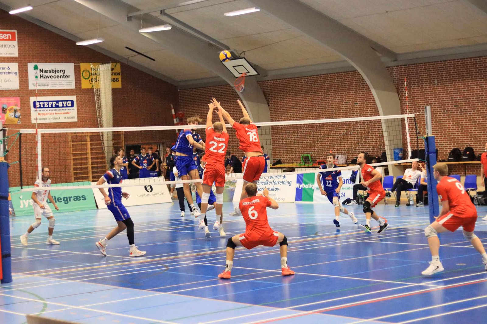 Danmark vinder nervepirrende åbning