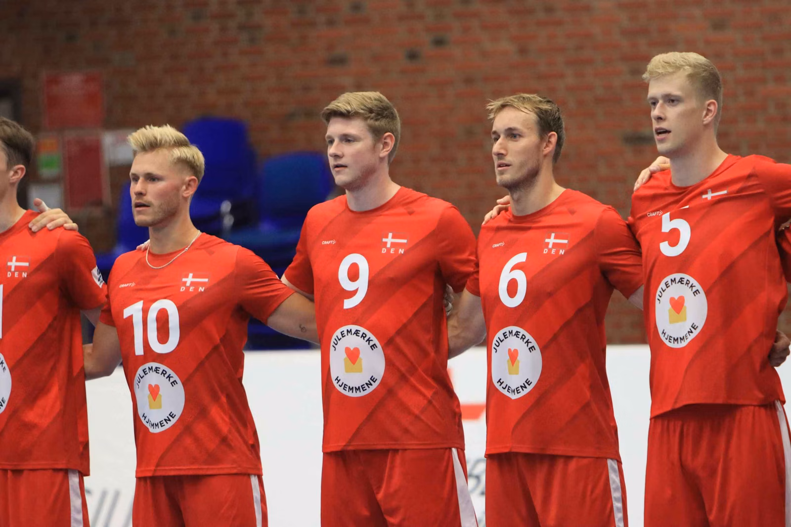 Danmark vinder nervepirrende åbning
