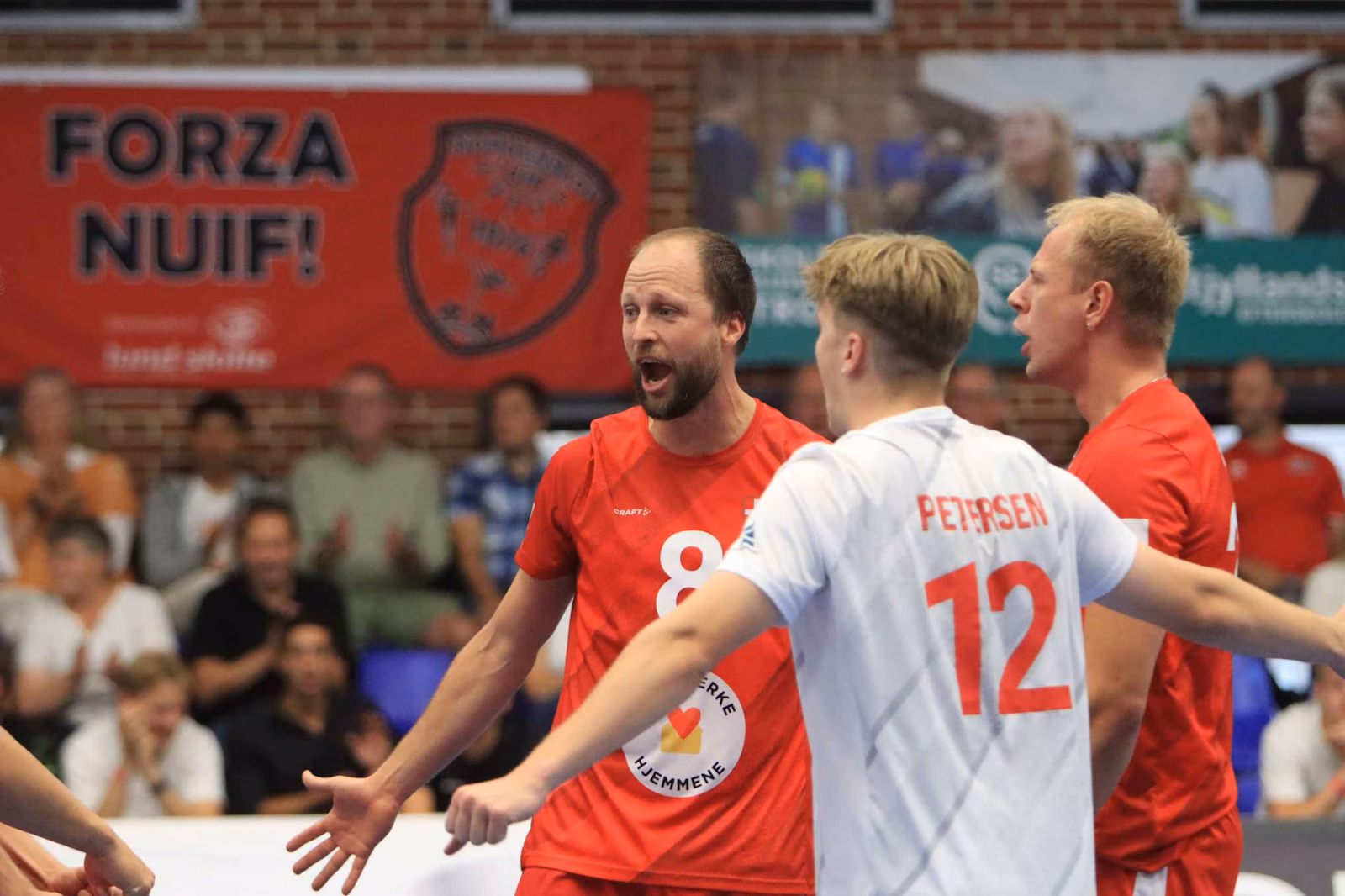 Danmark vinder nervepirrende åbning