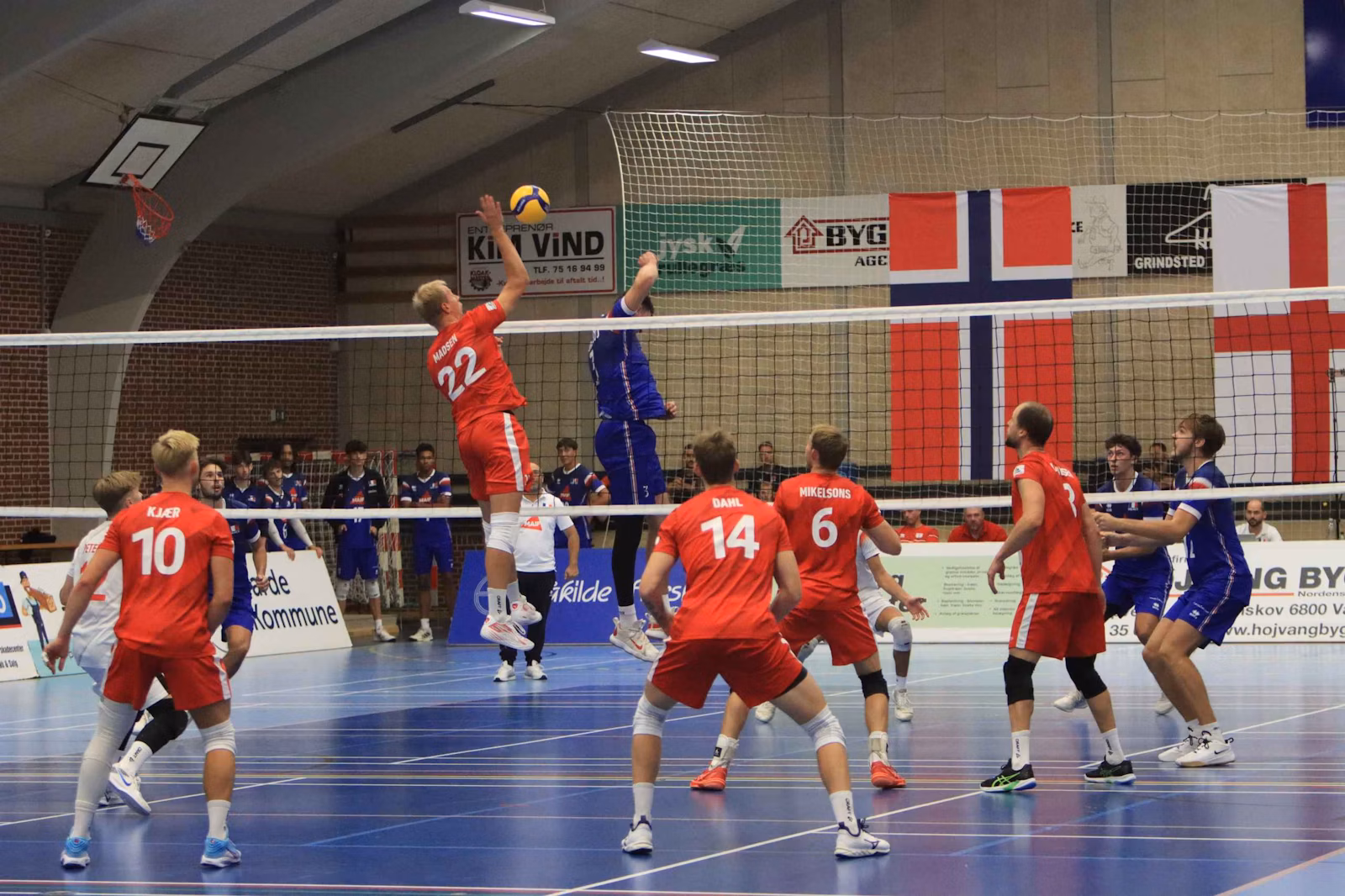 Danmark vinder nervepirrende åbning