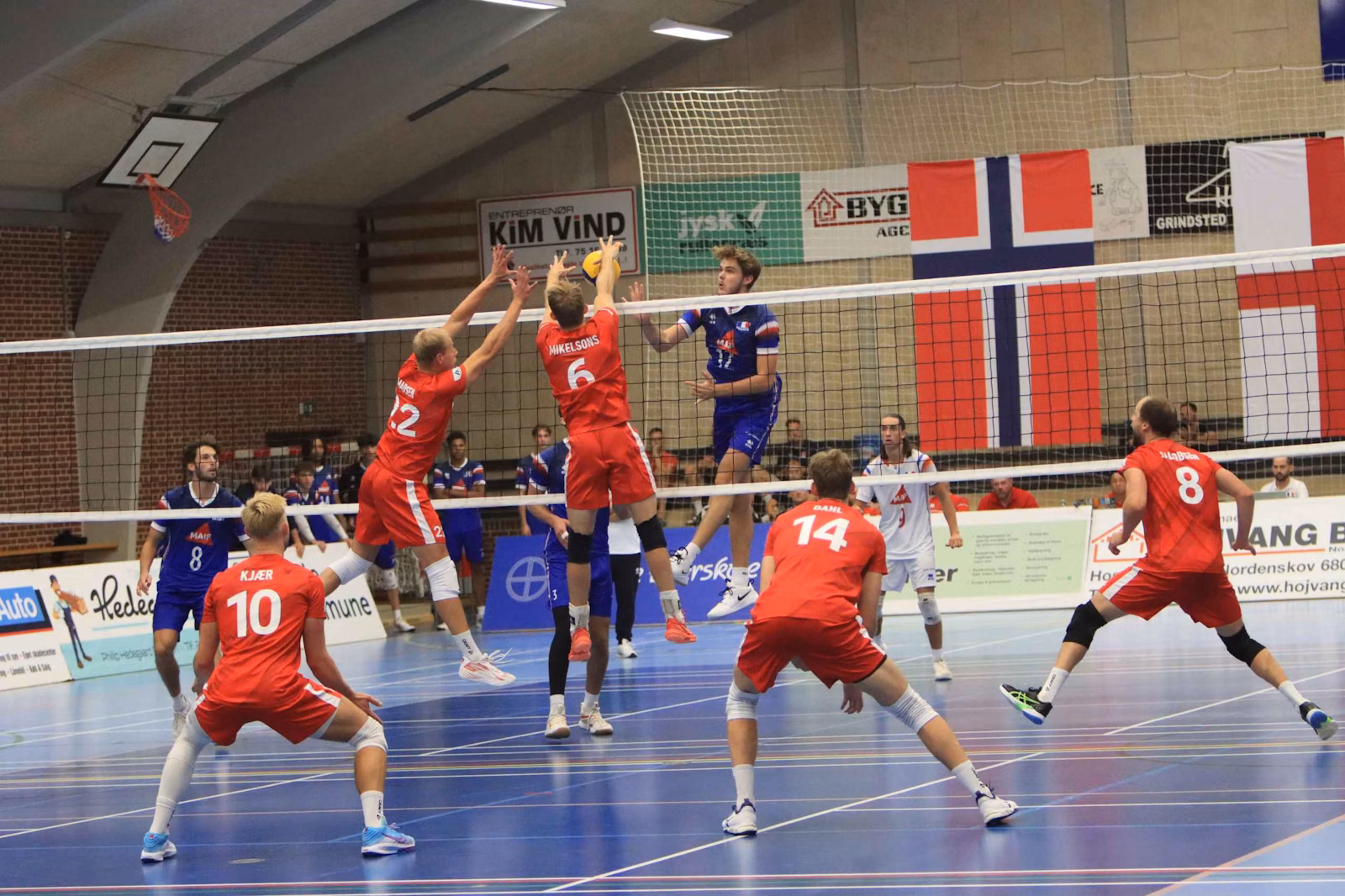 Danmark vinder nervepirrende åbning
