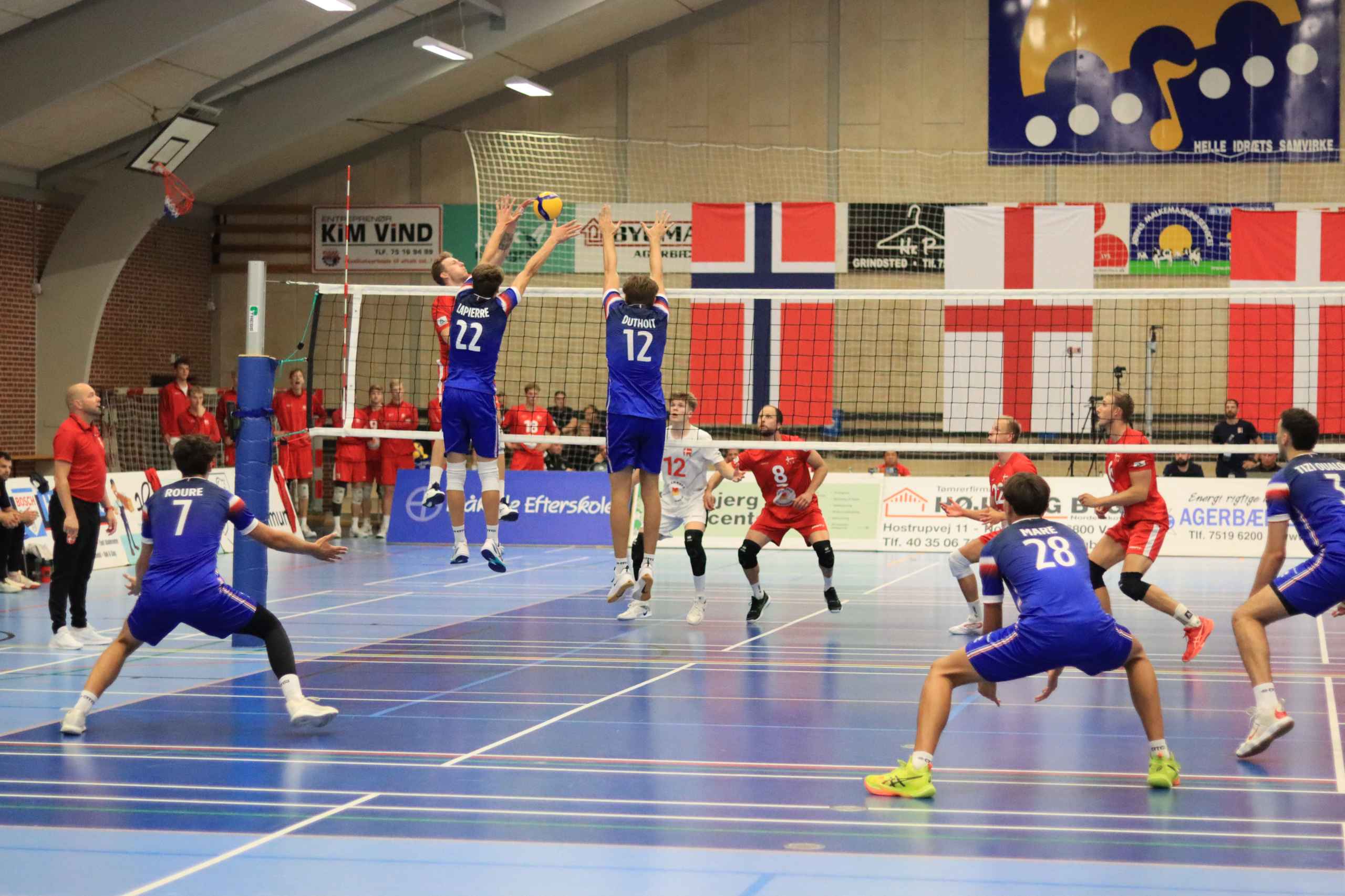 Danmark vinder nervepirrende åbning