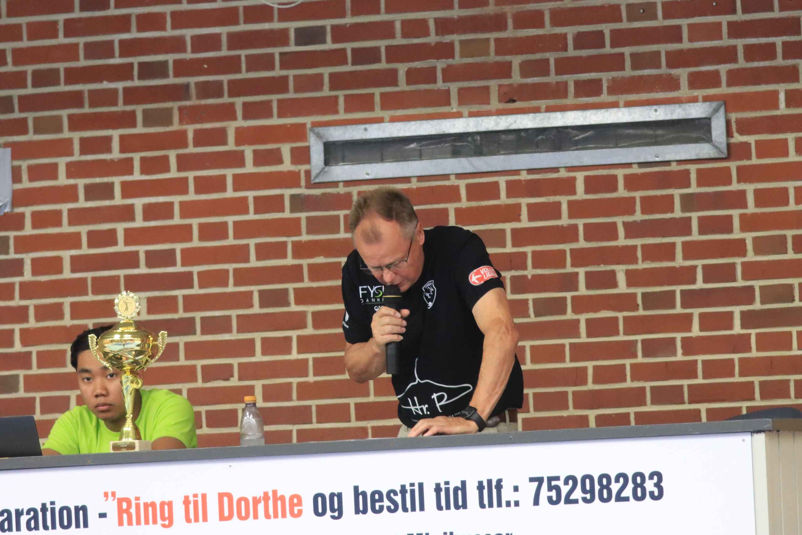 Danmark vinder nervepirrende åbning