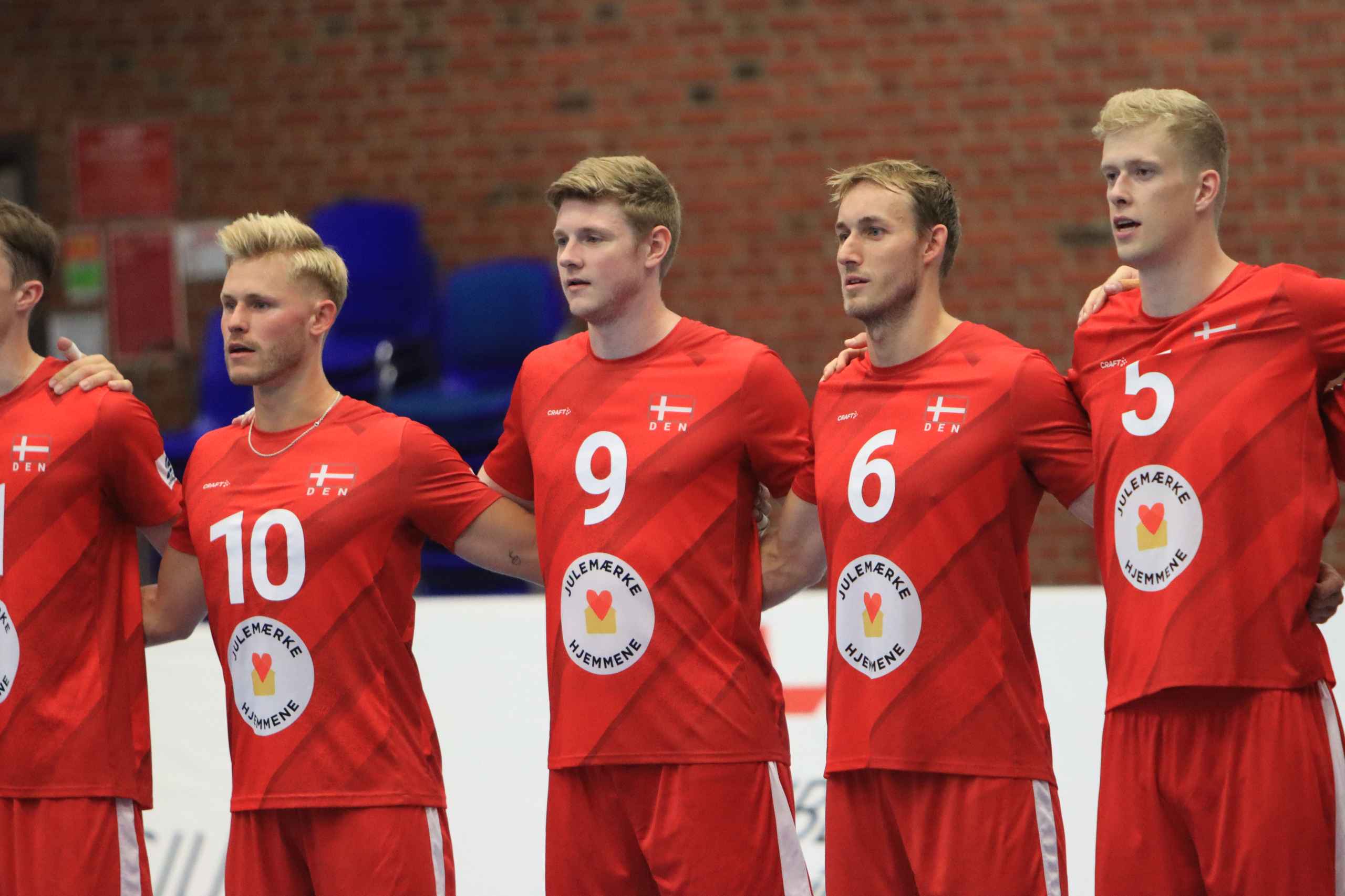 Danmark vinder nervepirrende åbning