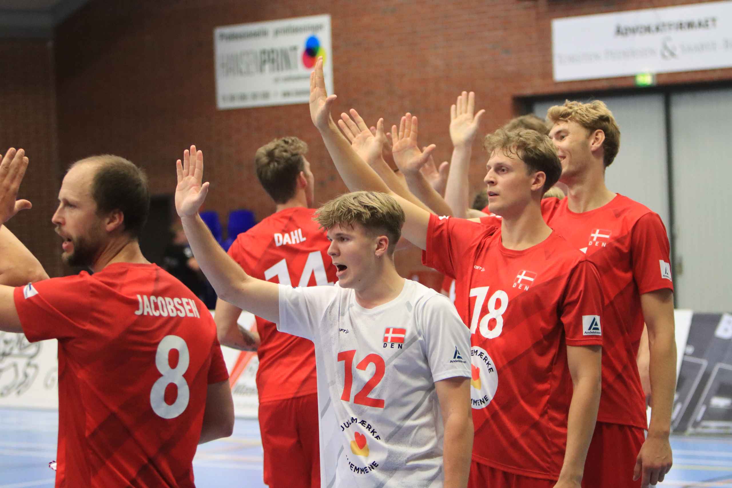 Danmark vinder nervepirrende åbning