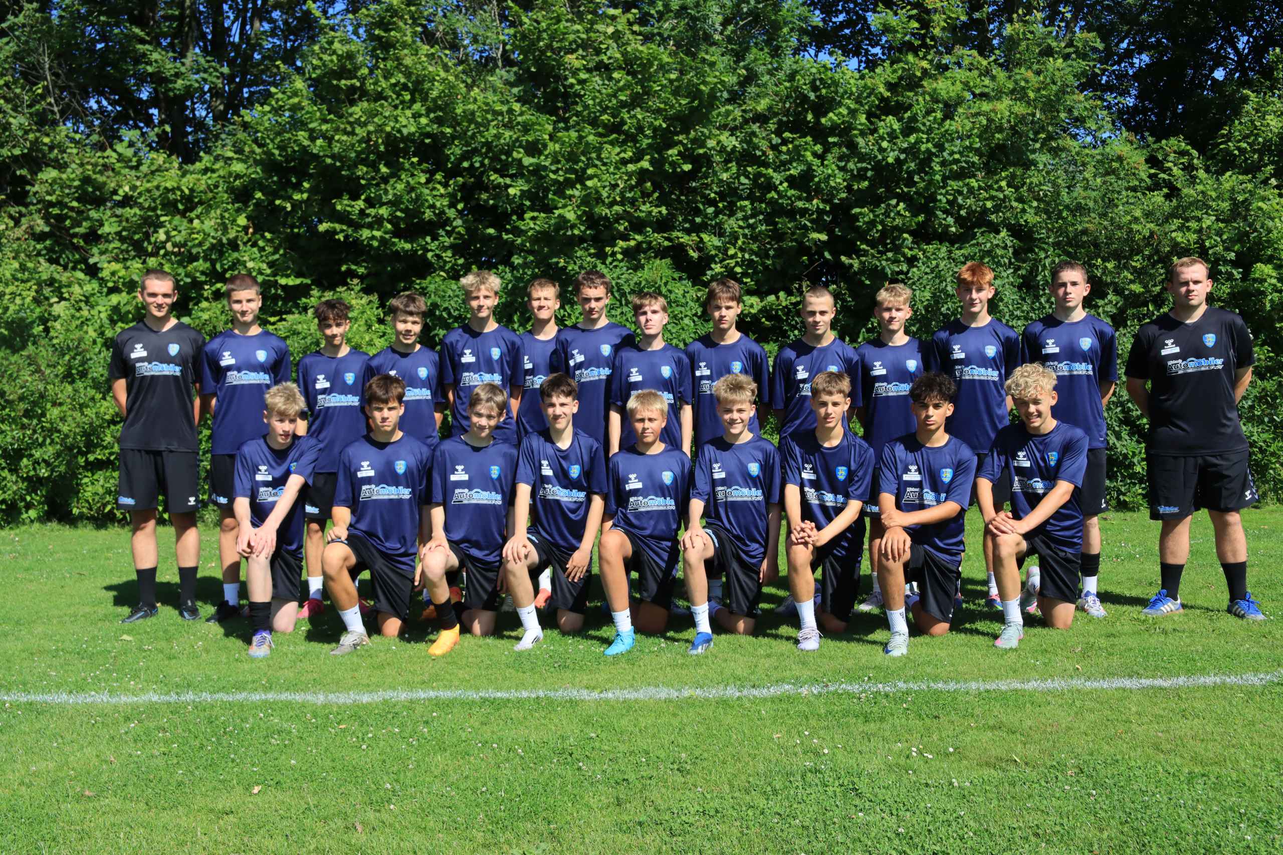 Over 400 børn samlet til fodboldskole