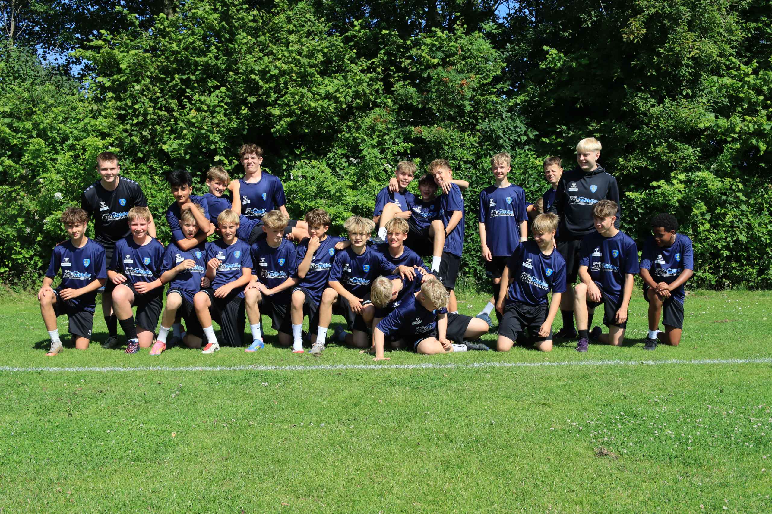 Over 400 børn samlet til fodboldskole