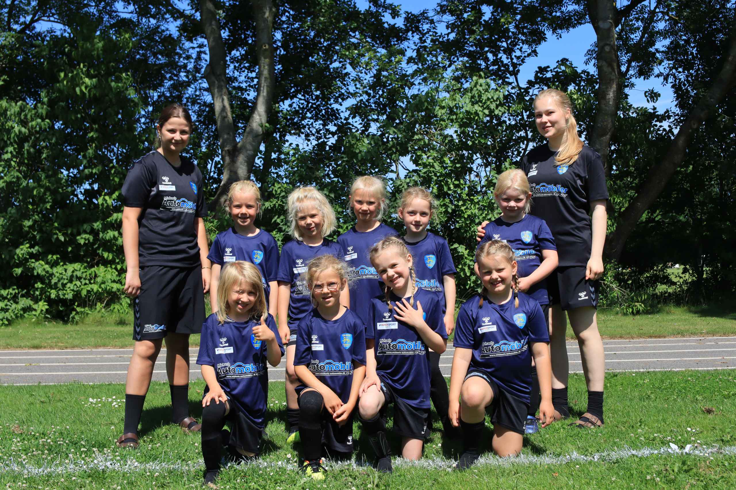 Over 400 børn samlet til fodboldskole