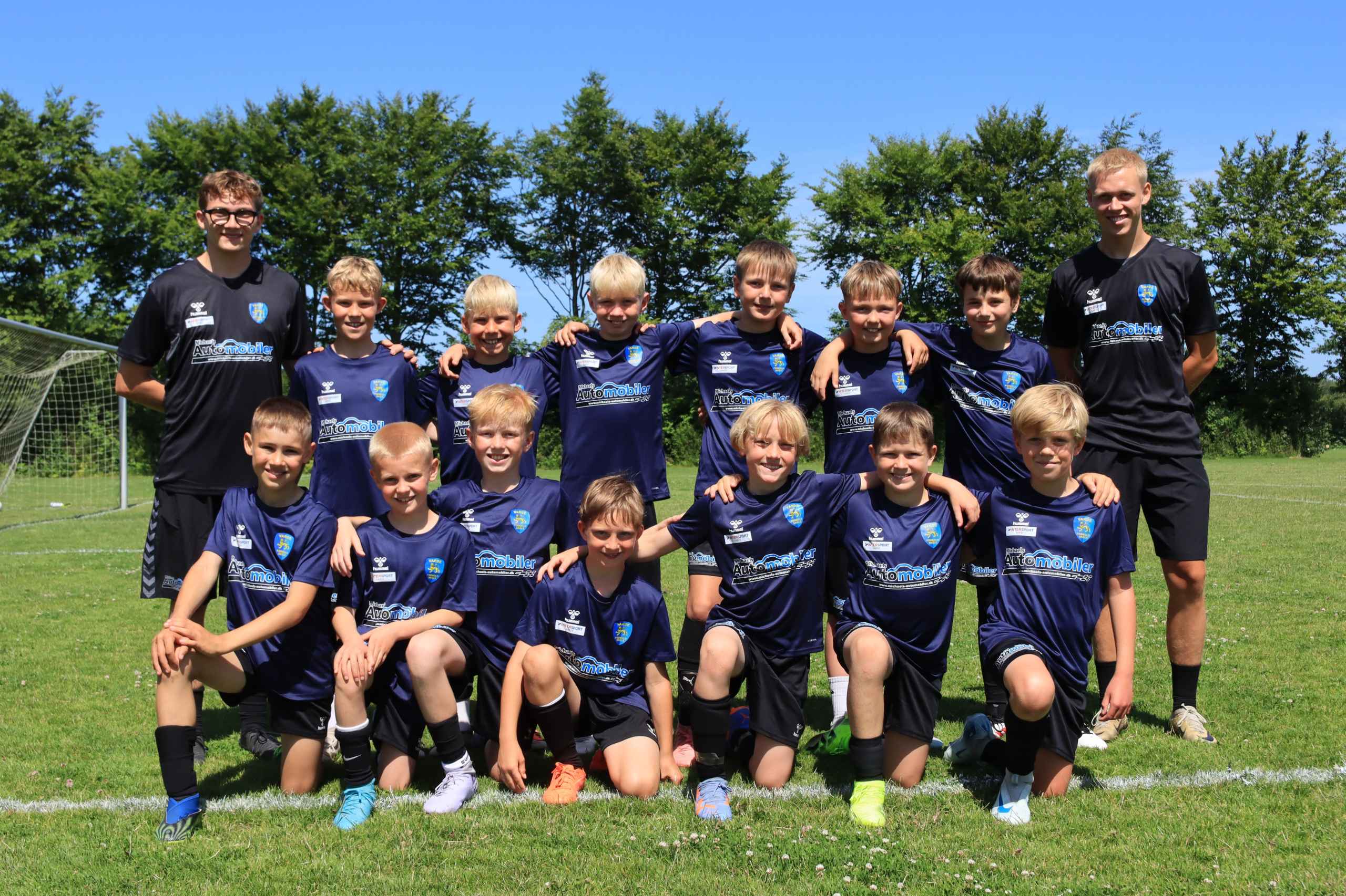 Over 400 børn samlet til fodboldskole