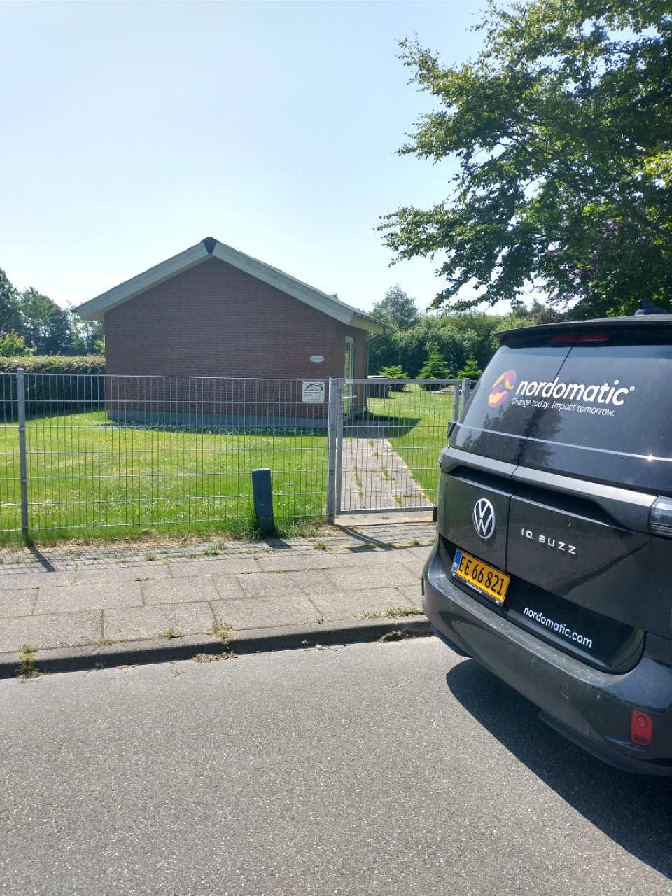 Ikke en ren bil, men rent vand, fra Gårde Vandværk.