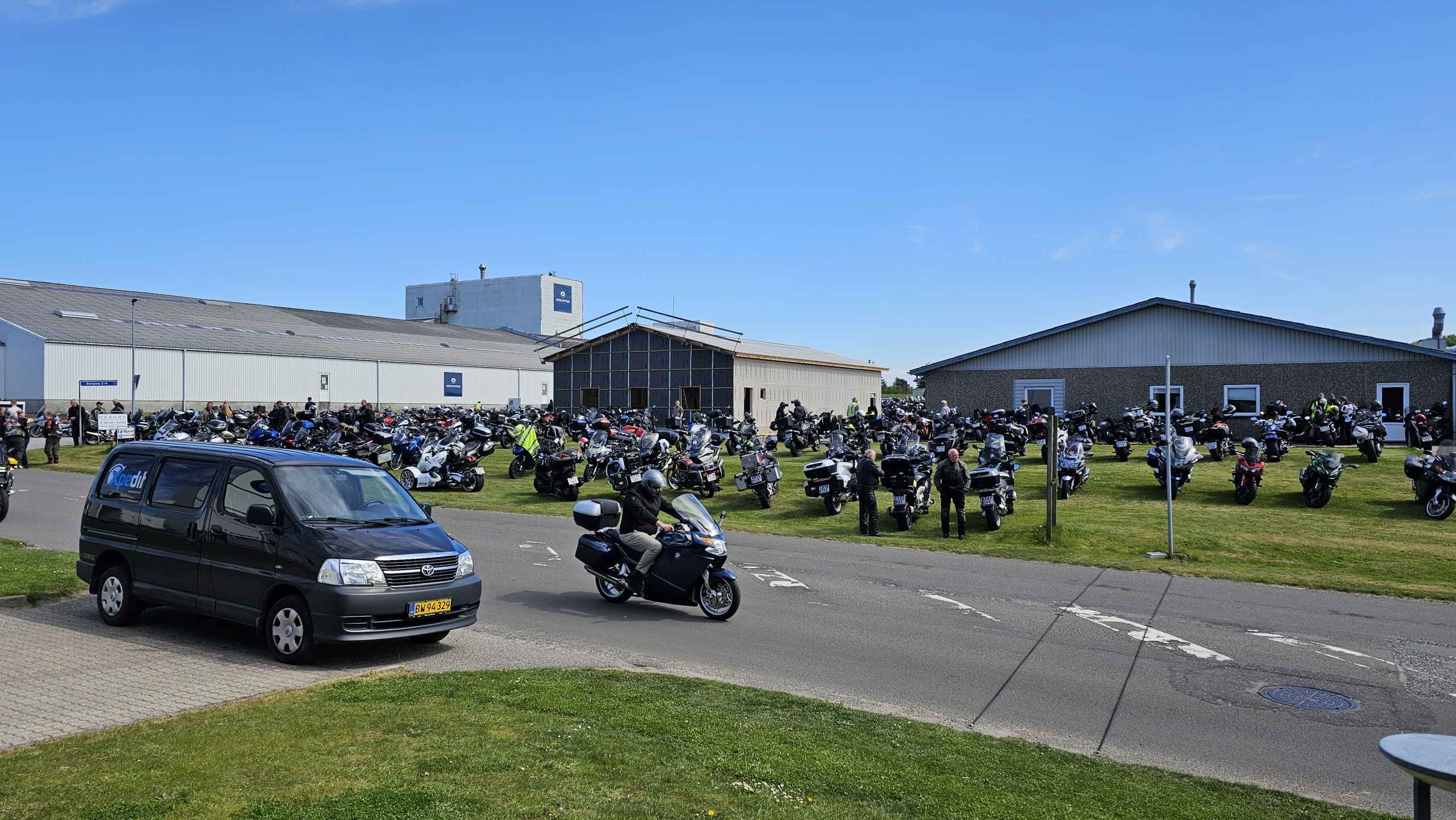 bød Xpedit BMW Motorrad forhandler i Ølgod velkommen til et åbent hus-arrangement.