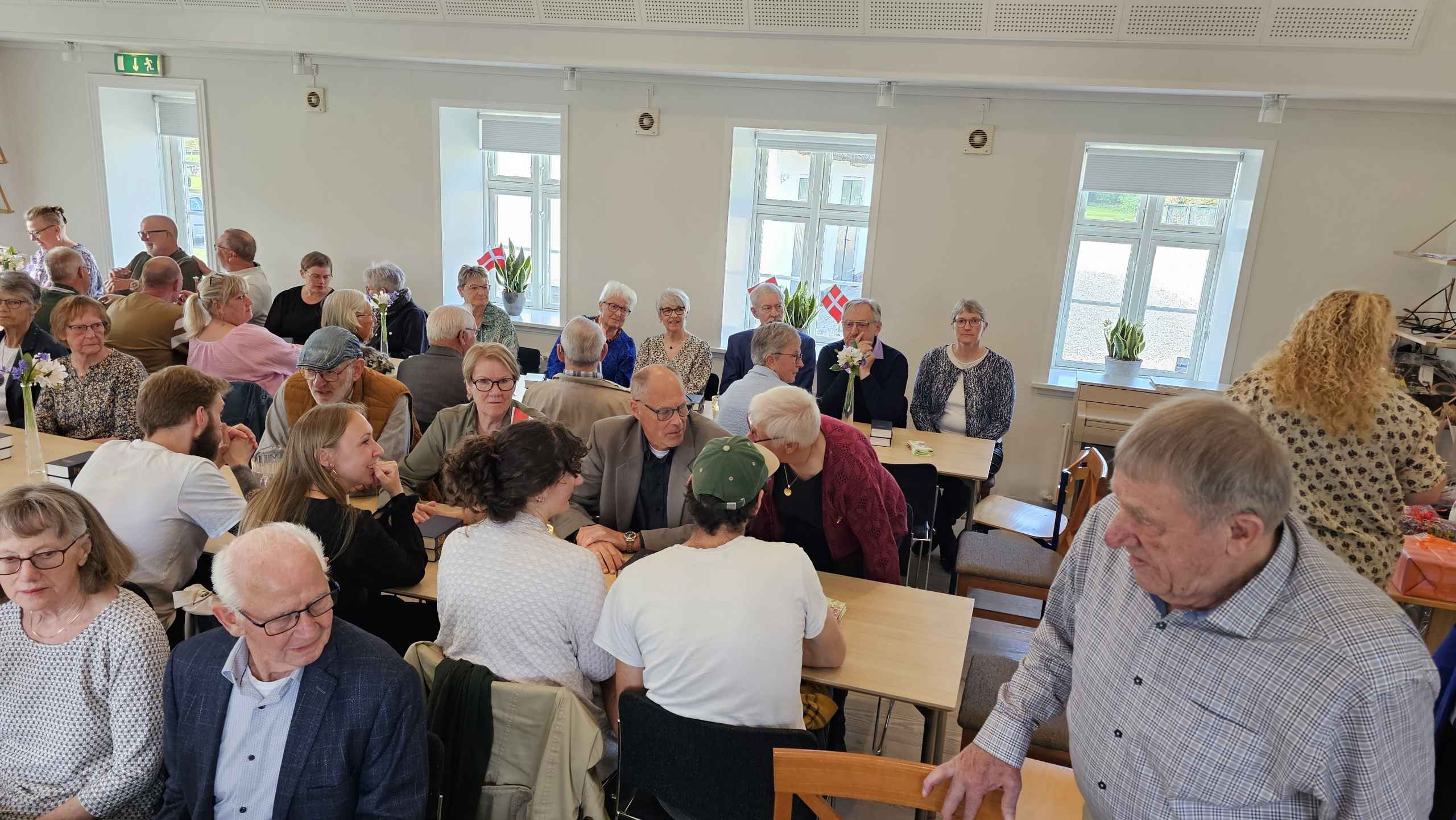 Små 100 fejrede Graver Lise Lotte Kristensen og Gravemedhjælper Britta Petersen 25-års Jubilæum.