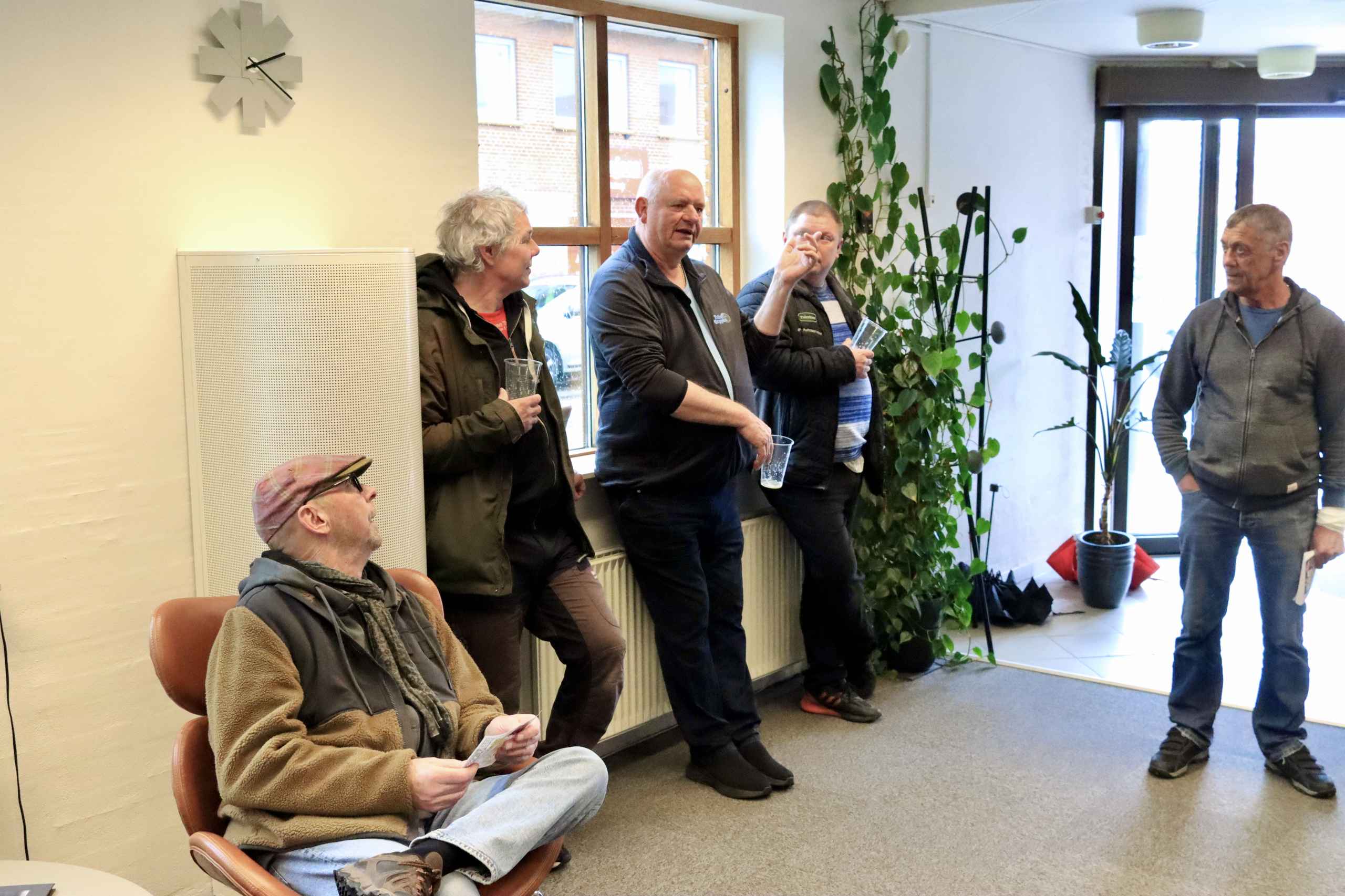 Frello-gruppen afslører Blå Kugle kunstværk