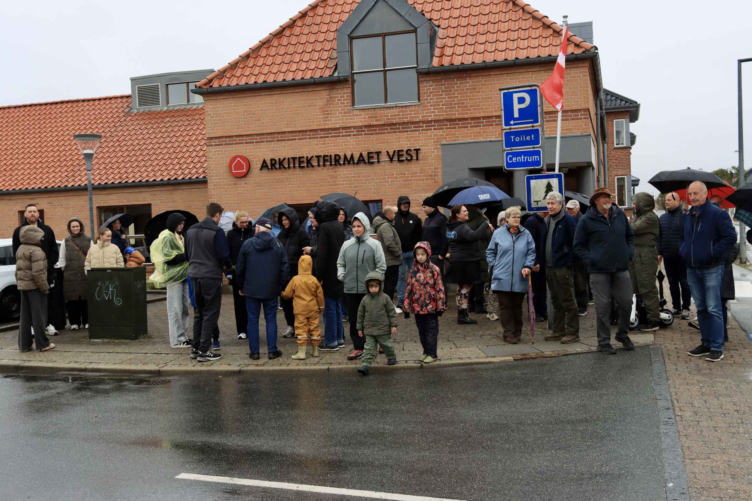 Frello-gruppen afslører Blå Kugle kunstværk