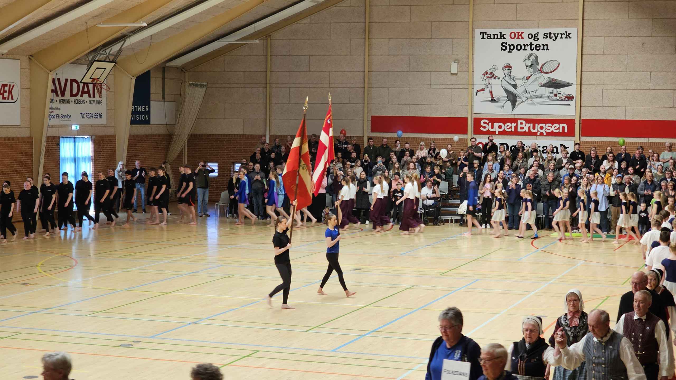 Fra årets Gymnastikopvisning 2025 og ØGU-prisen i Ølgod Hallerne