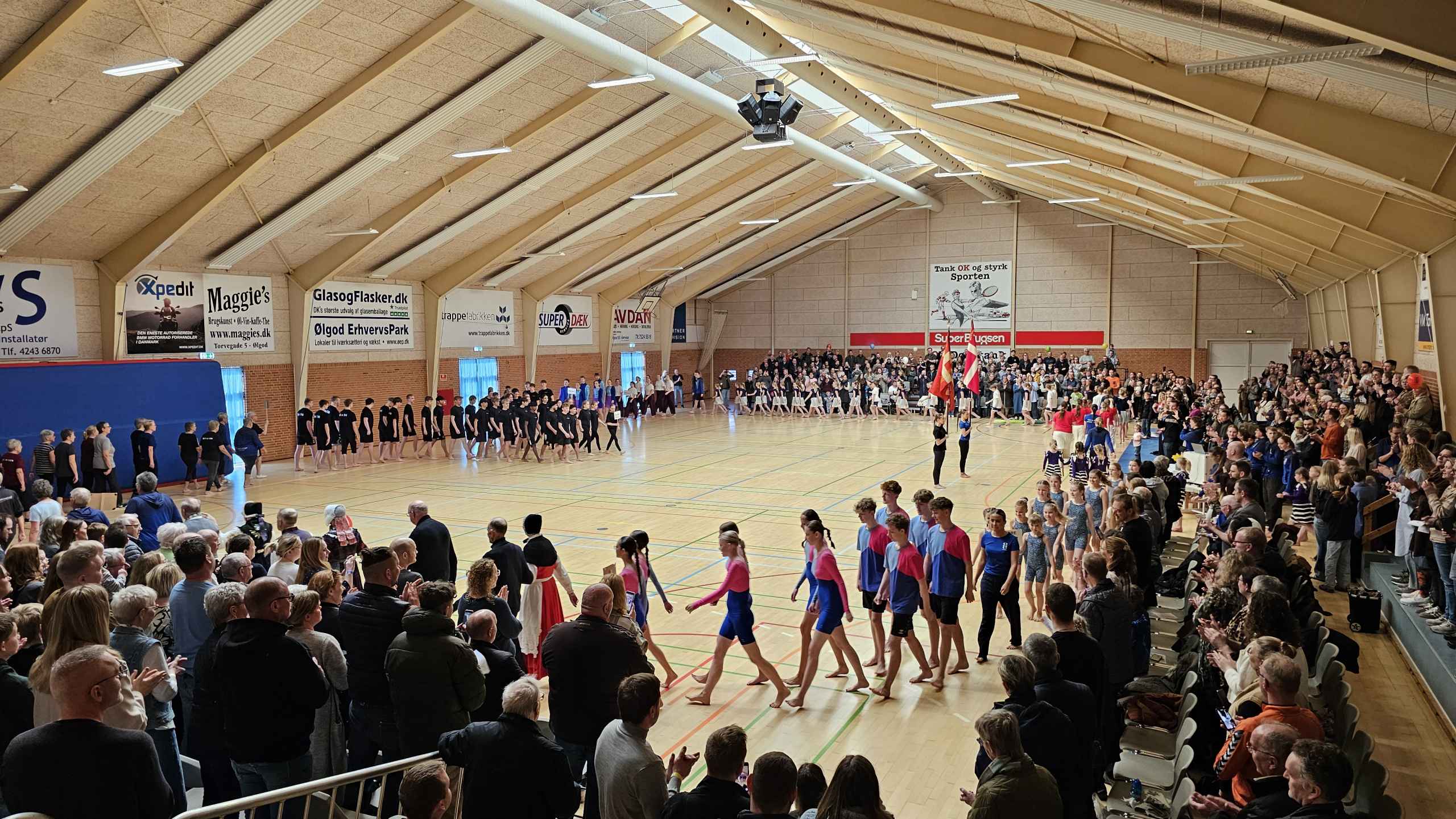 Fra årets Gymnastikopvisning 2025 og ØGU-prisen i Ølgod Hallerne